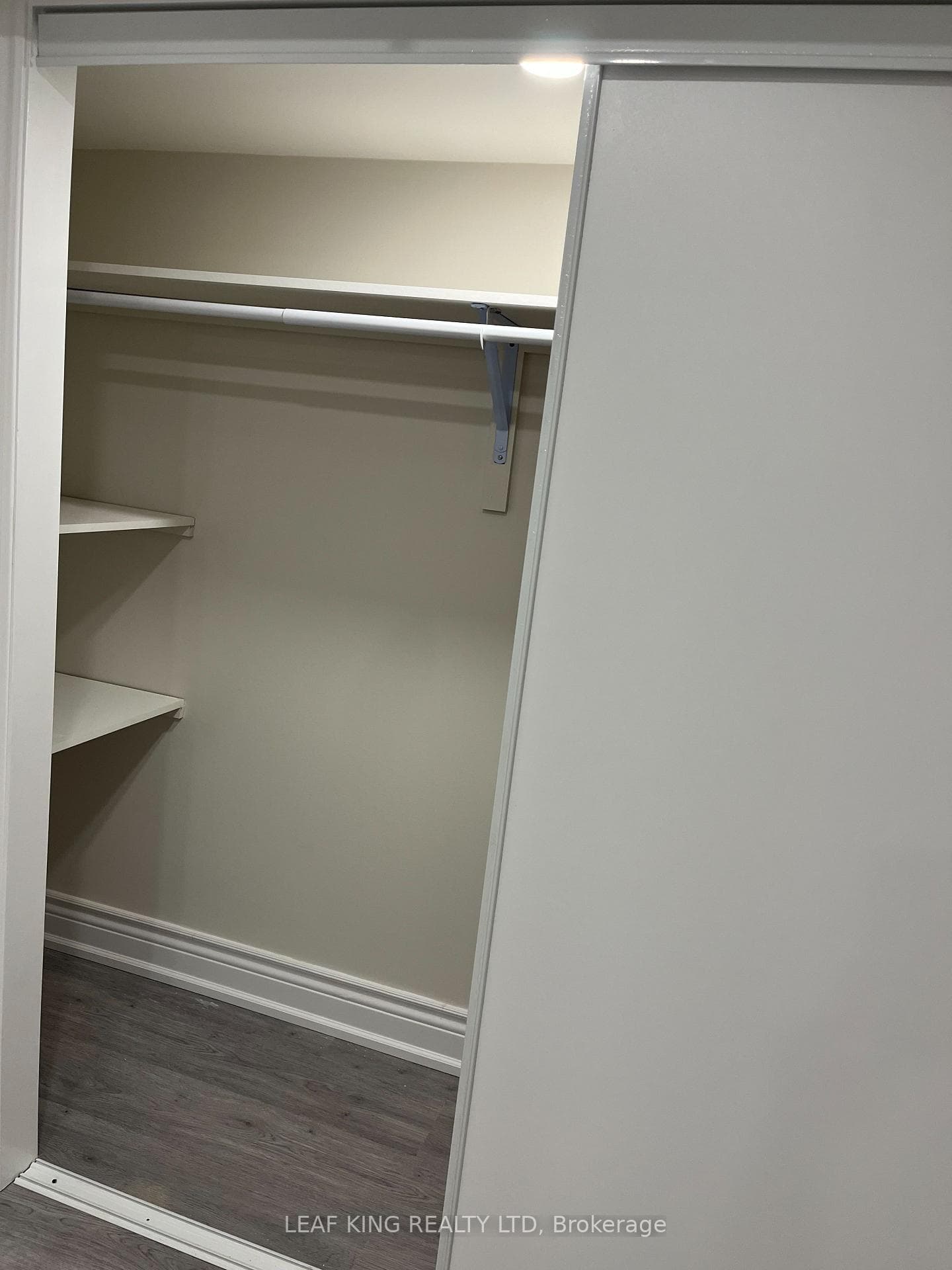 186 Woodmount Avenue Unit Lower photo 12