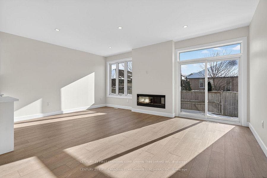 847 Catalpa Square photo 18