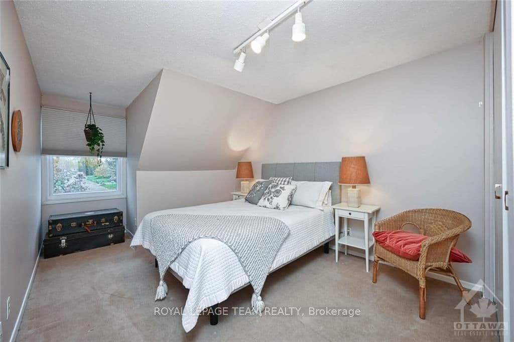 51 BEAUMARIS Drive photo 21