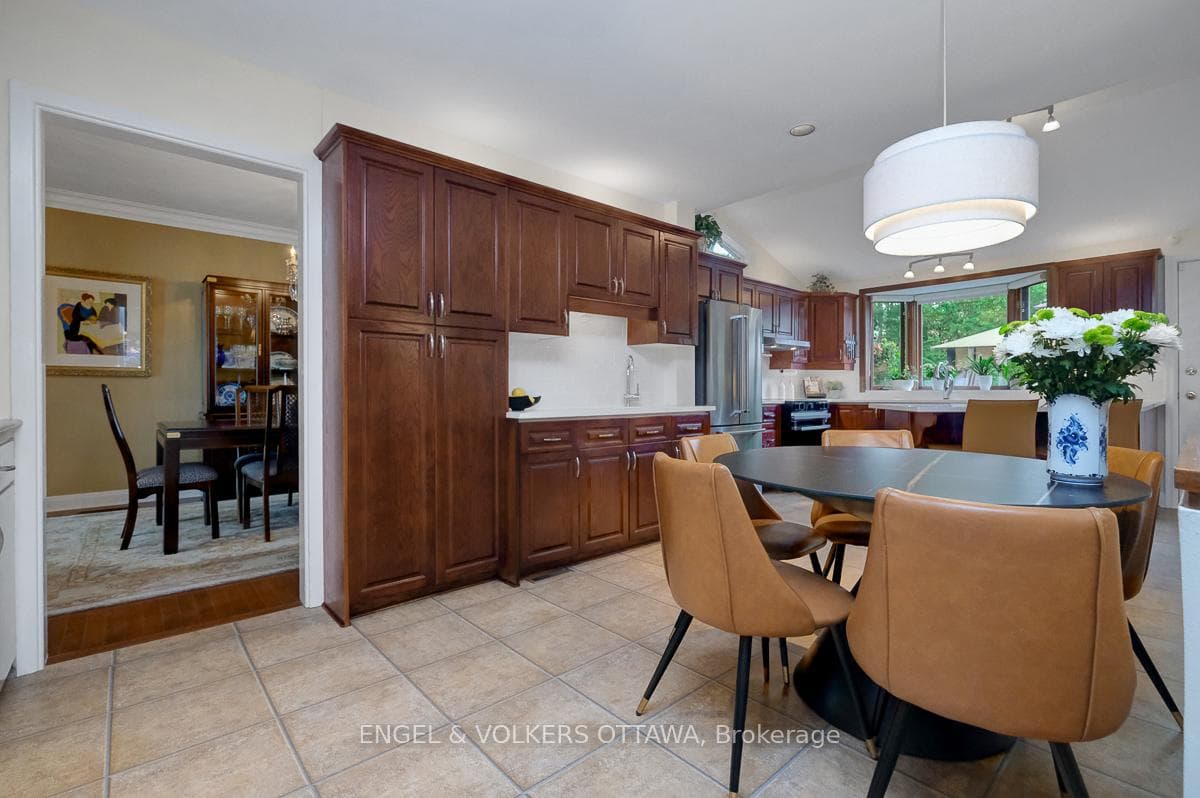 10 Rock Avenue photo 13
