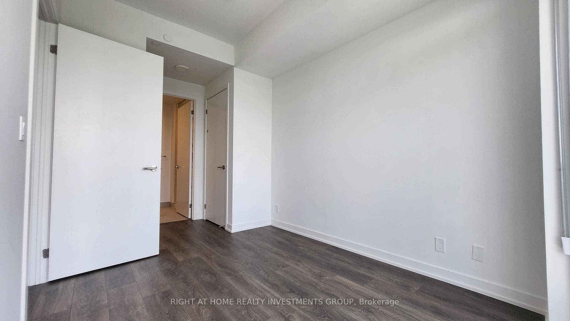 7950 Bathurst Street Unit 2401 photo 10