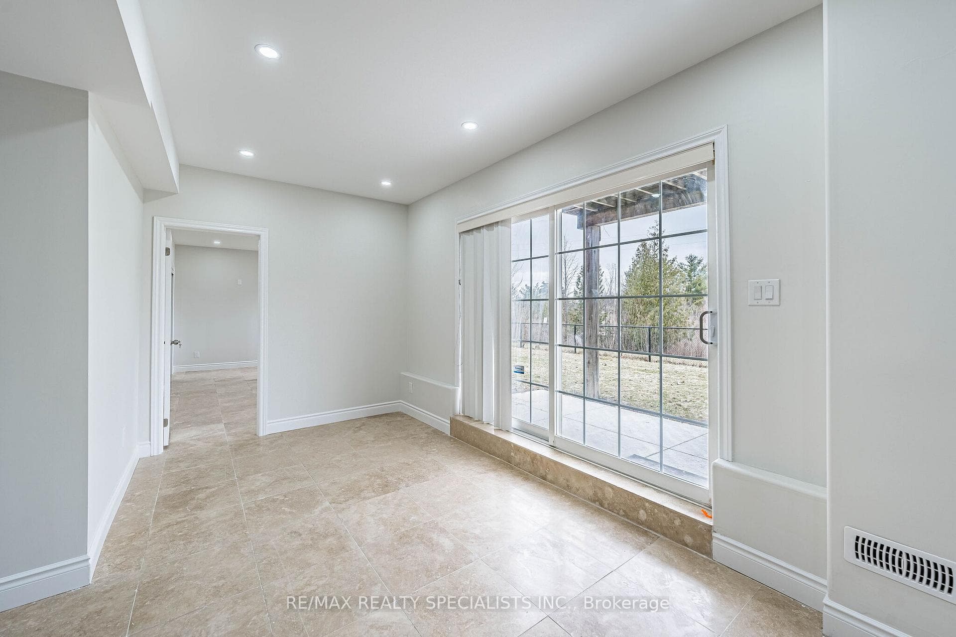 85 Bloomsbury Avenue photo 41