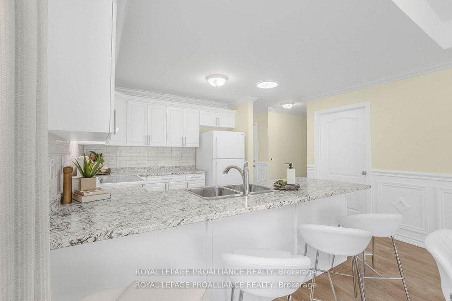 75 Cortland Way photo 8
