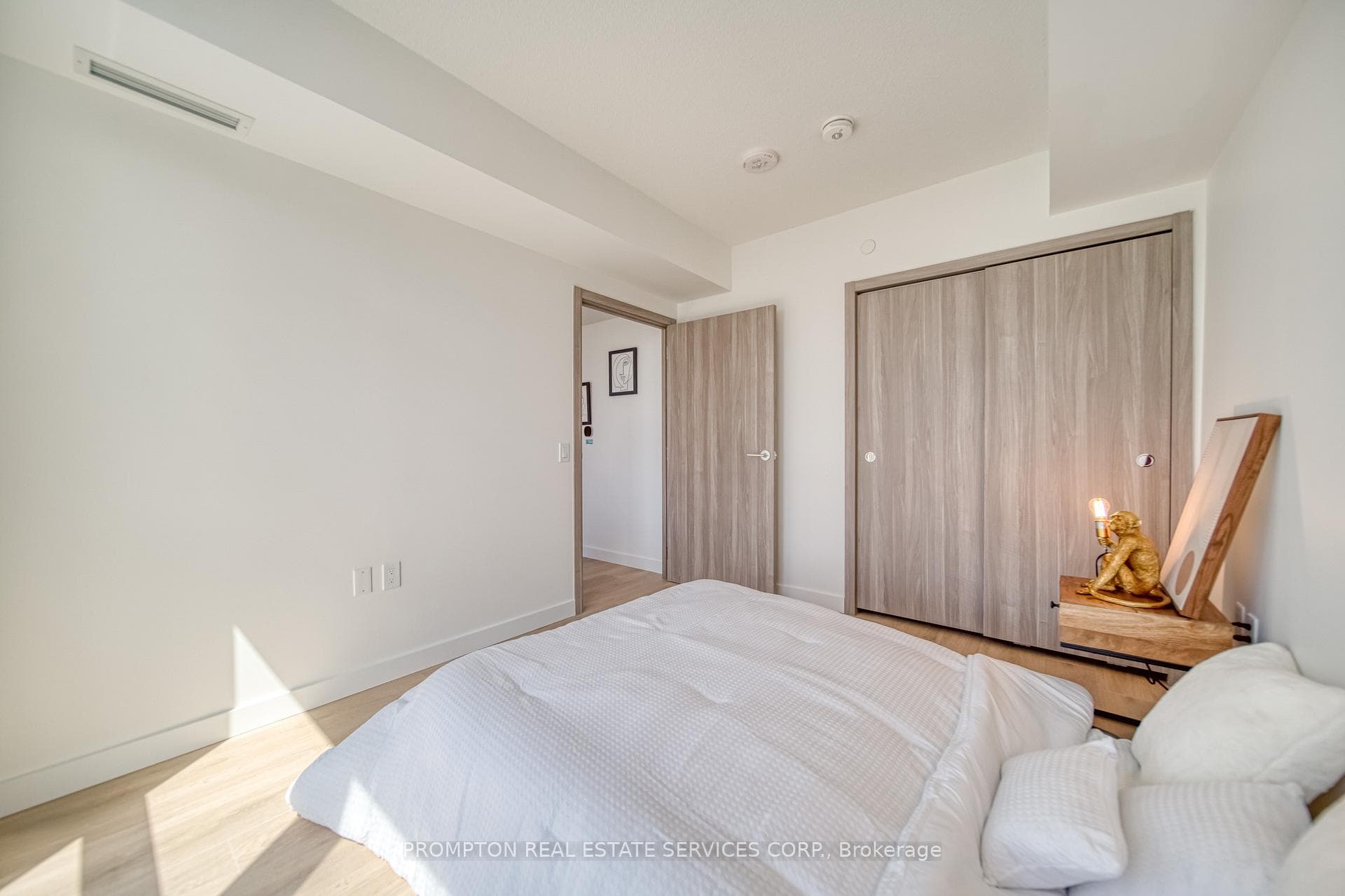 38 Widmer Street Unit 4710 photo 13