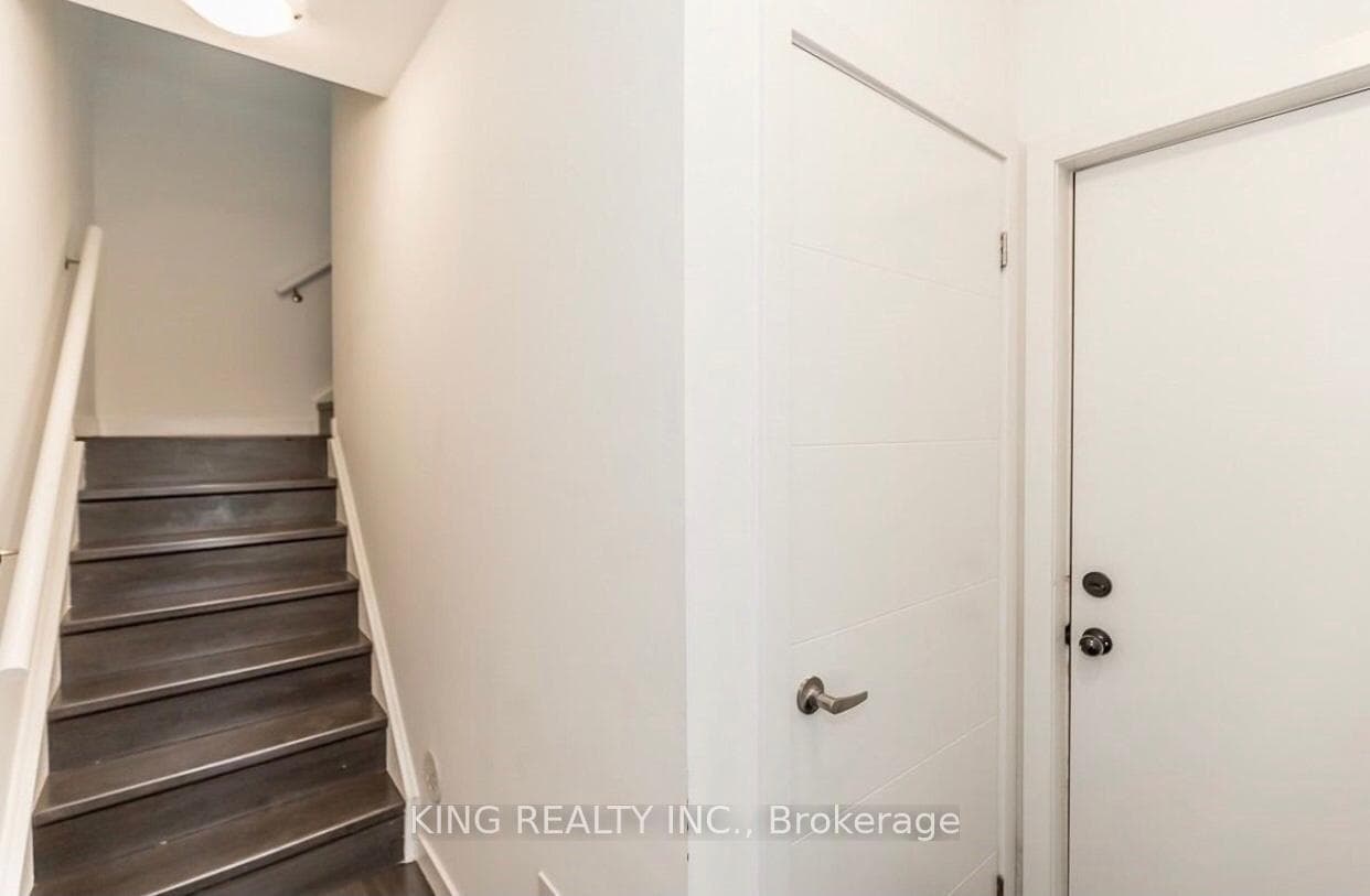 369 Essa Road Unit 83 photo 9