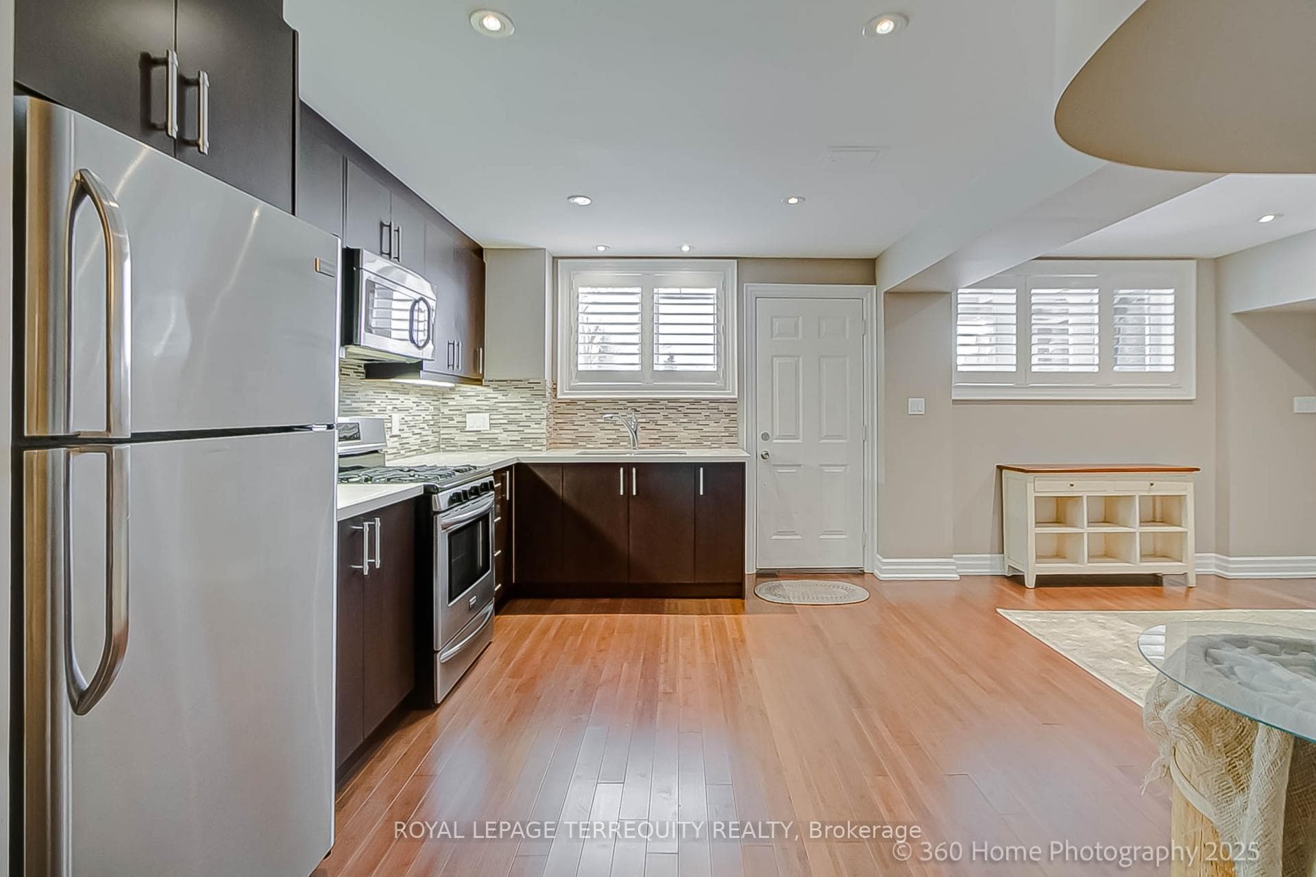 258 Landsbridge Street photo 33
