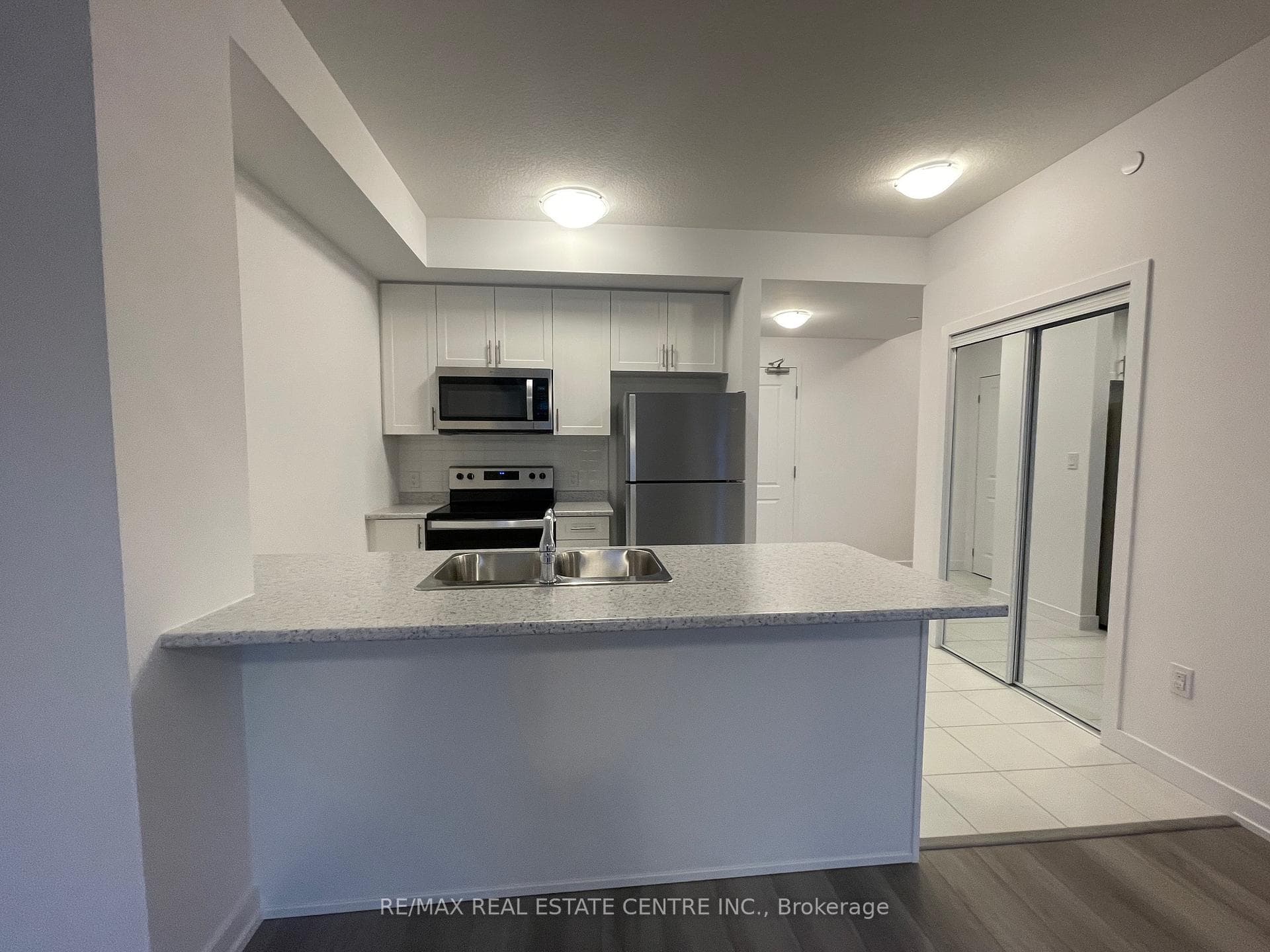 460 Dundas Street Unit 1107 photo 8