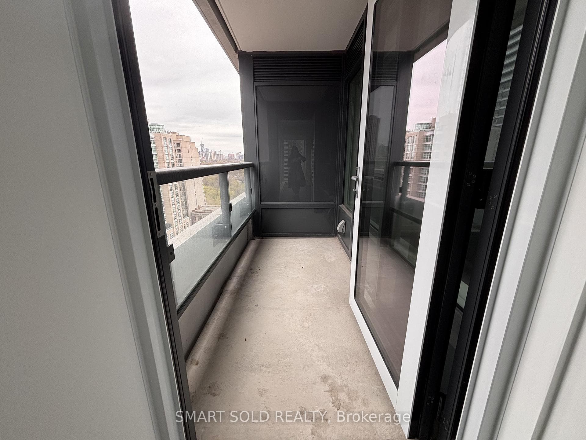 609 Sherbourne Street Unit 1102 photo 12