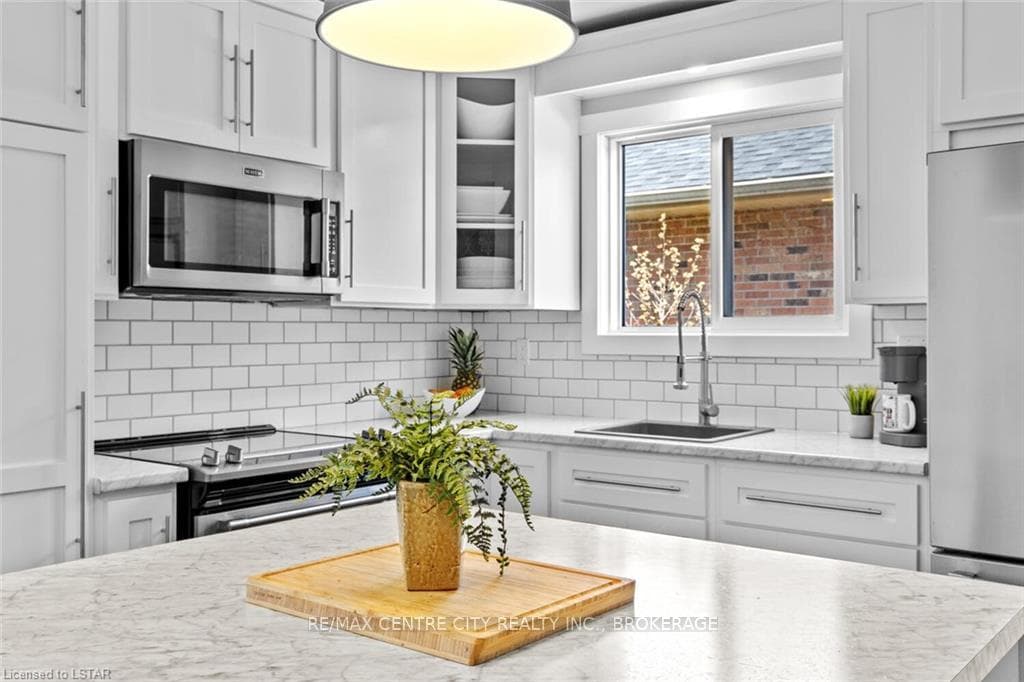 34 LOCHERN Road photo 13