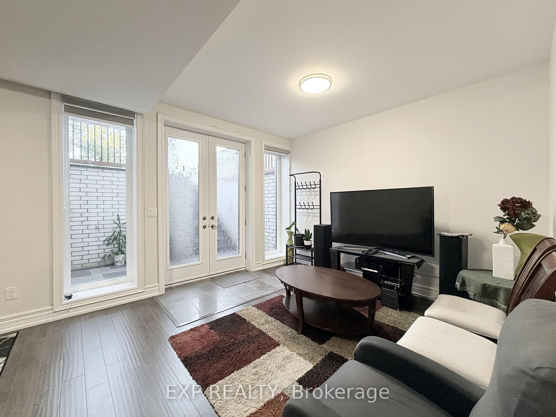 1606 Sandhurst Crescent Unit Lower photo 14