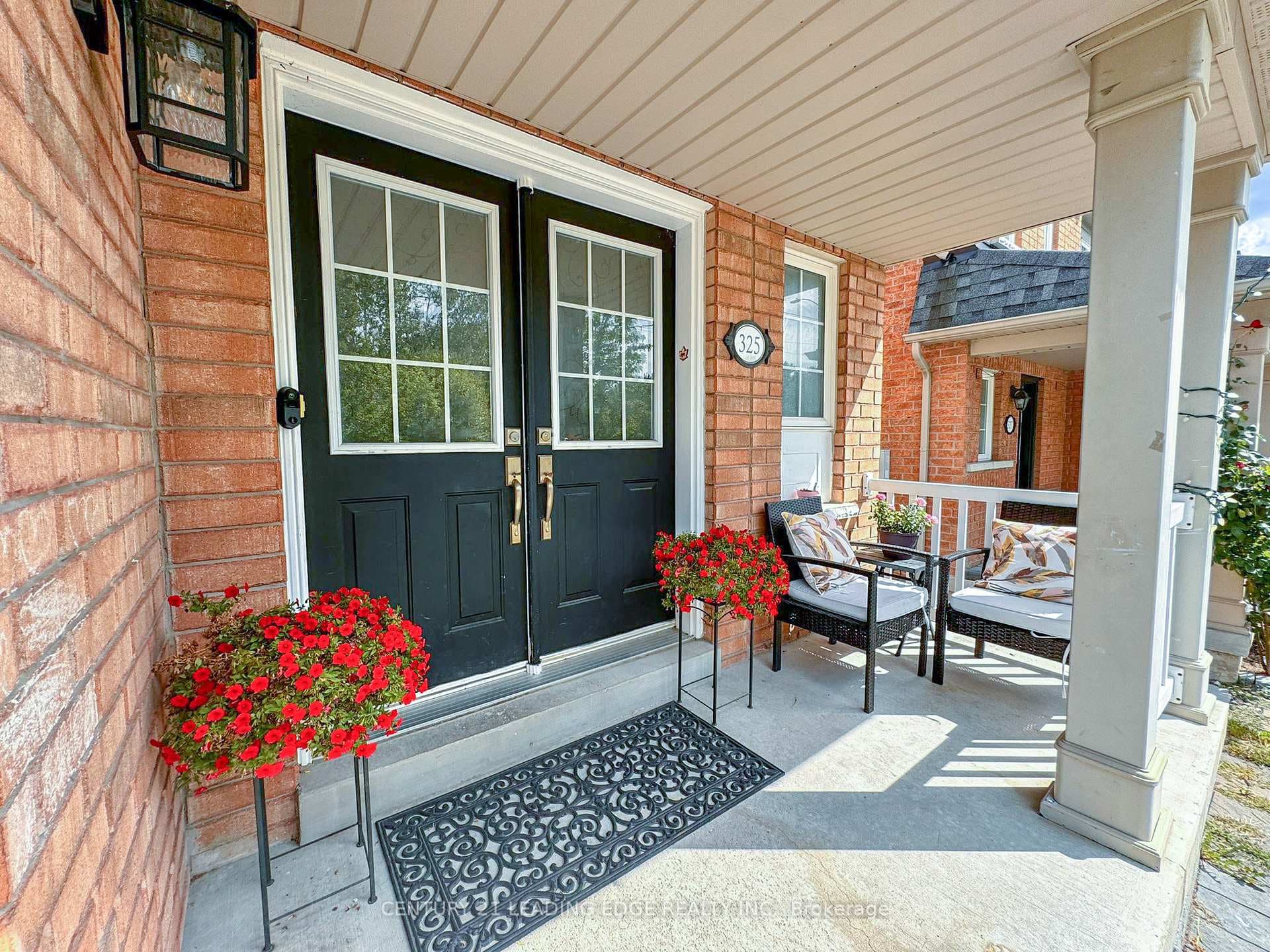 325 Porte Road photo 2