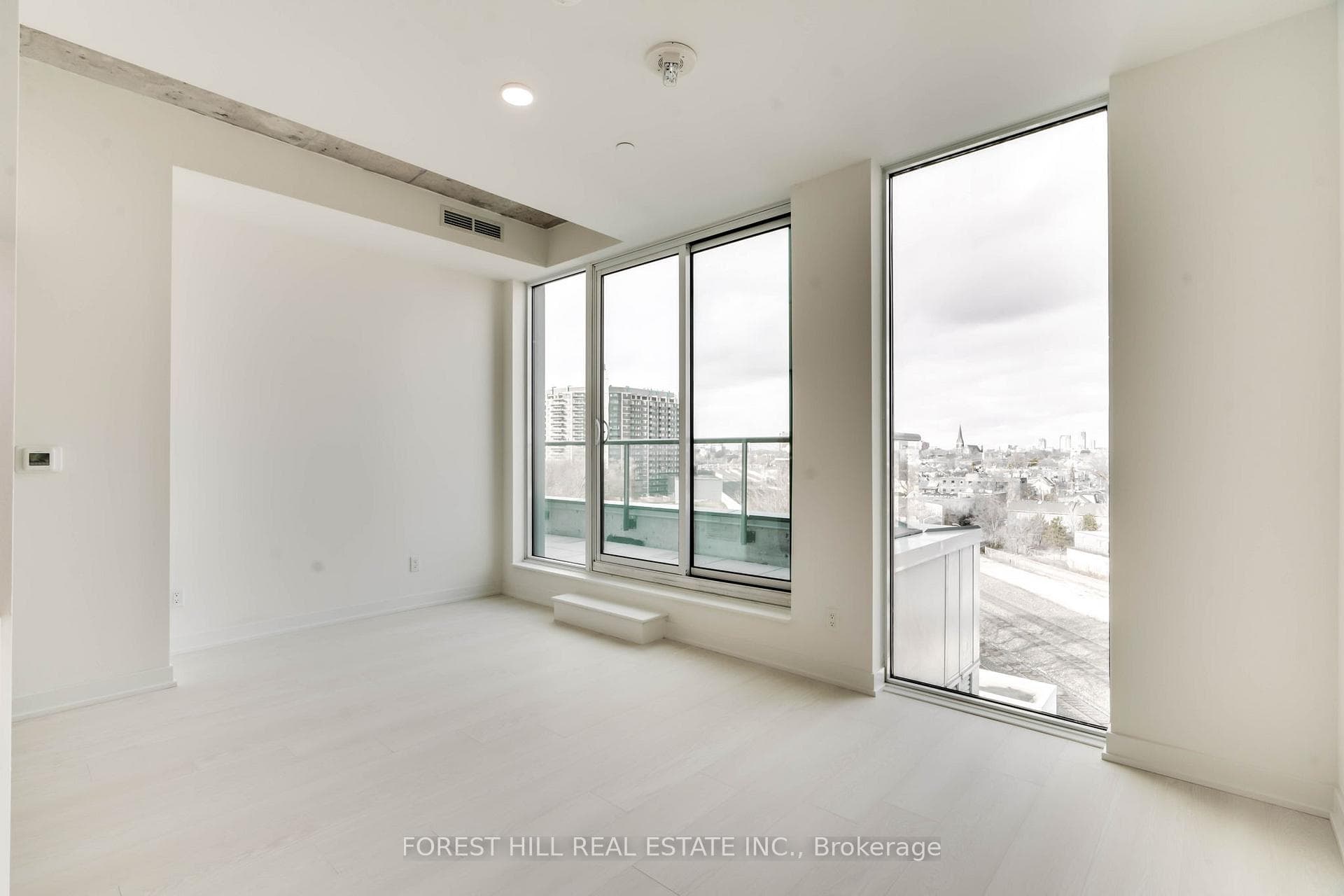 57 Brock Avenue Unit 701 photo 14