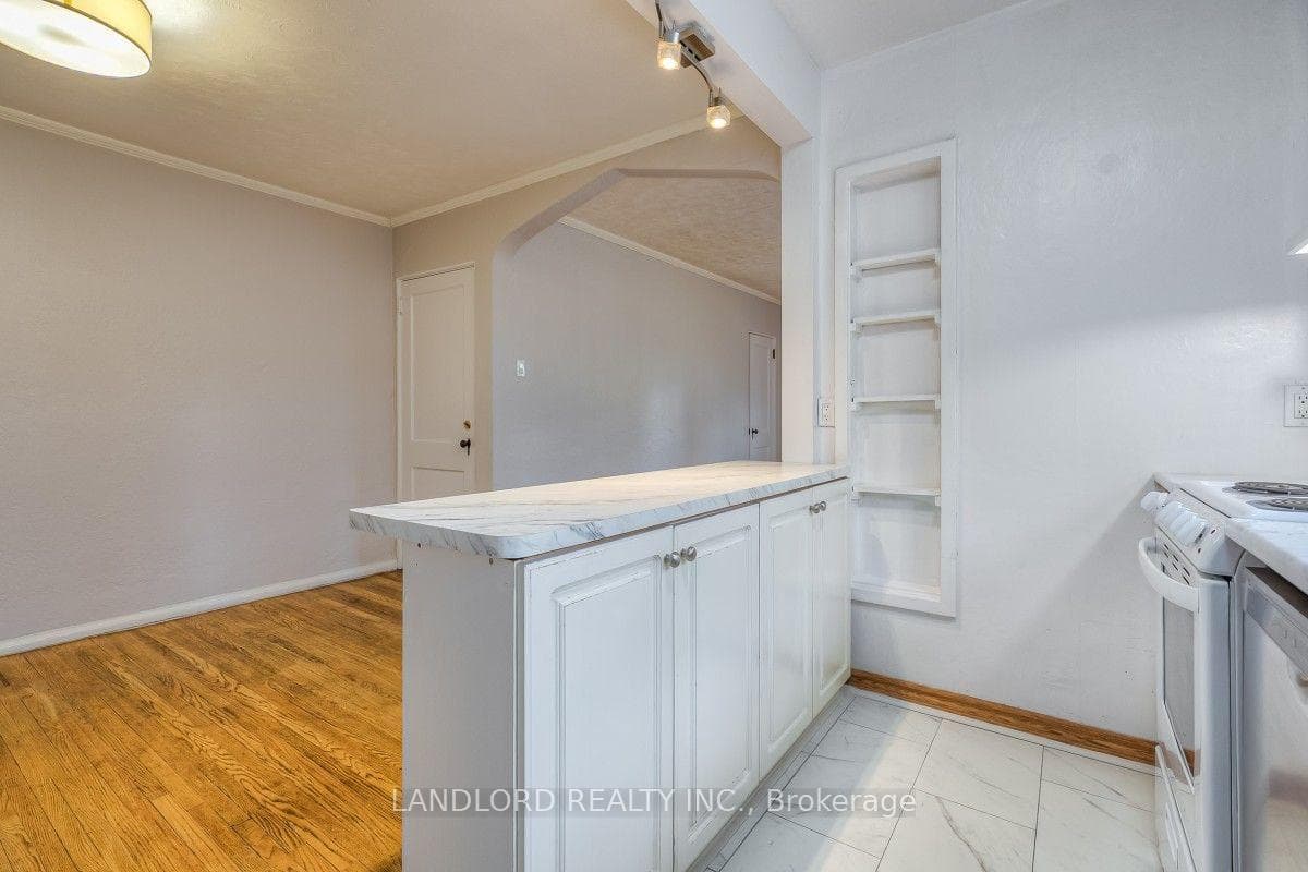 20 Acacia Road Unit Upper photo 11