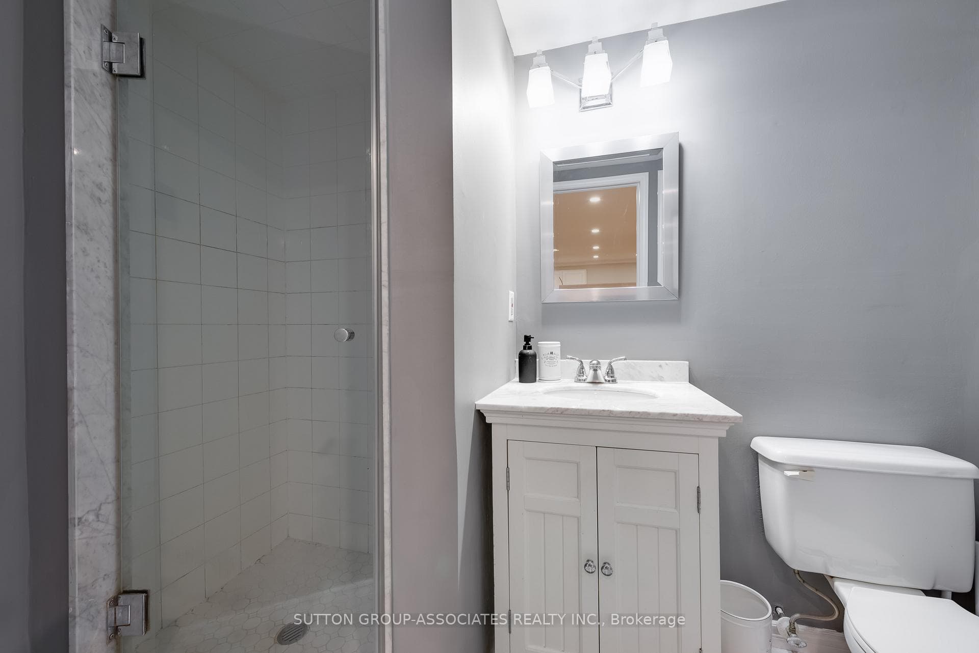 27A Claxton Boulevard photo 25
