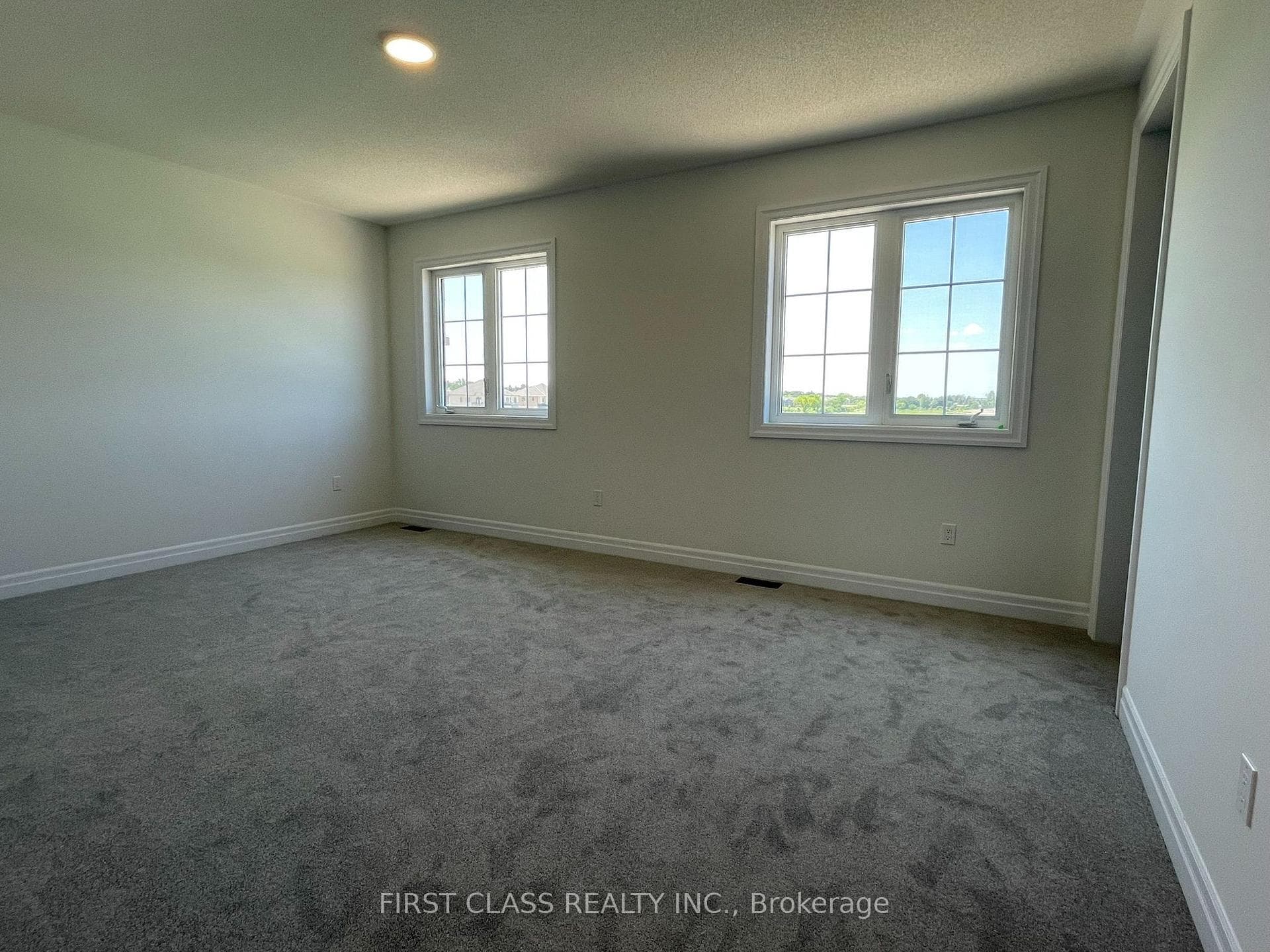 68 Thomas Smith Street photo 25