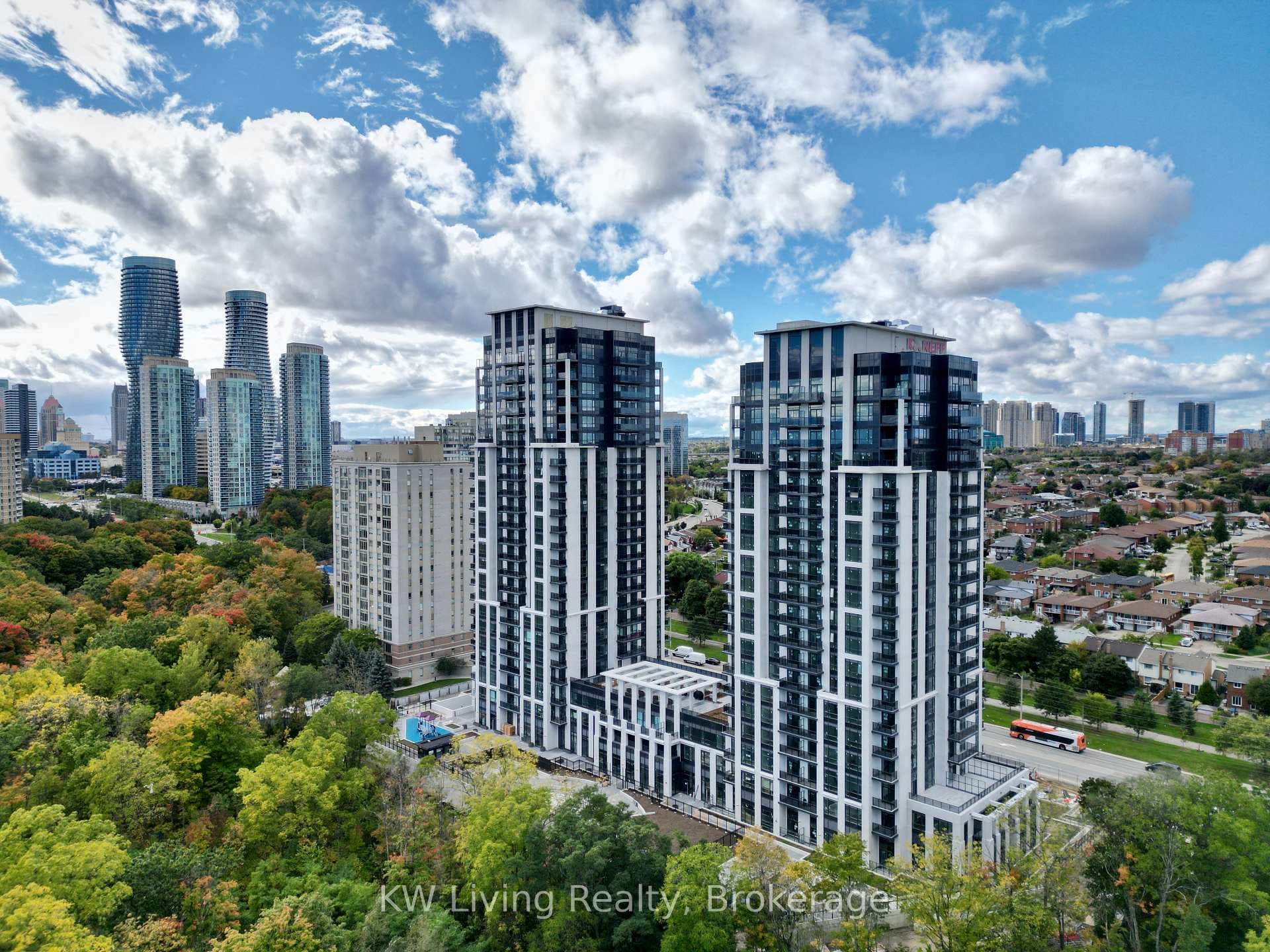 202 Burnhamthorpe Road Unit 1210 photo 1
