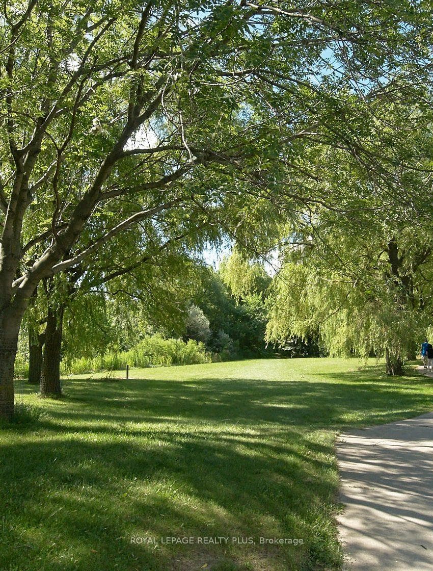 2200 Lake Shore Boulevard Unit 3503 photo 32