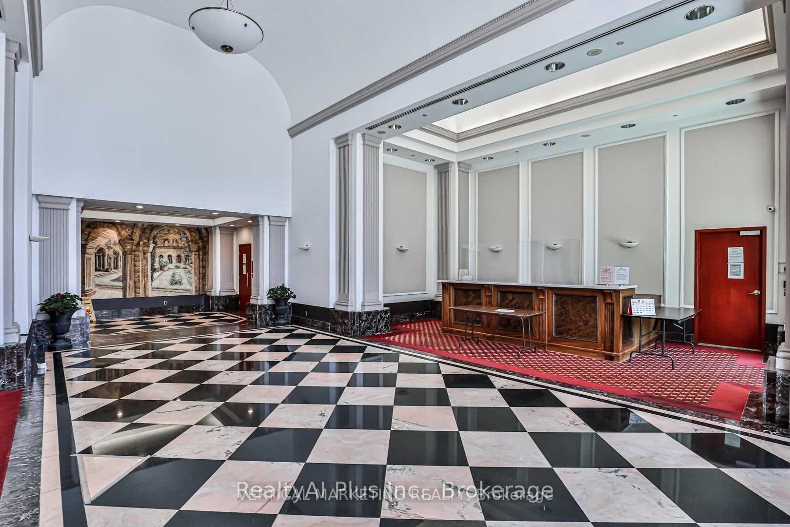 11 Lee Centre Drive Unit 701 photo 2