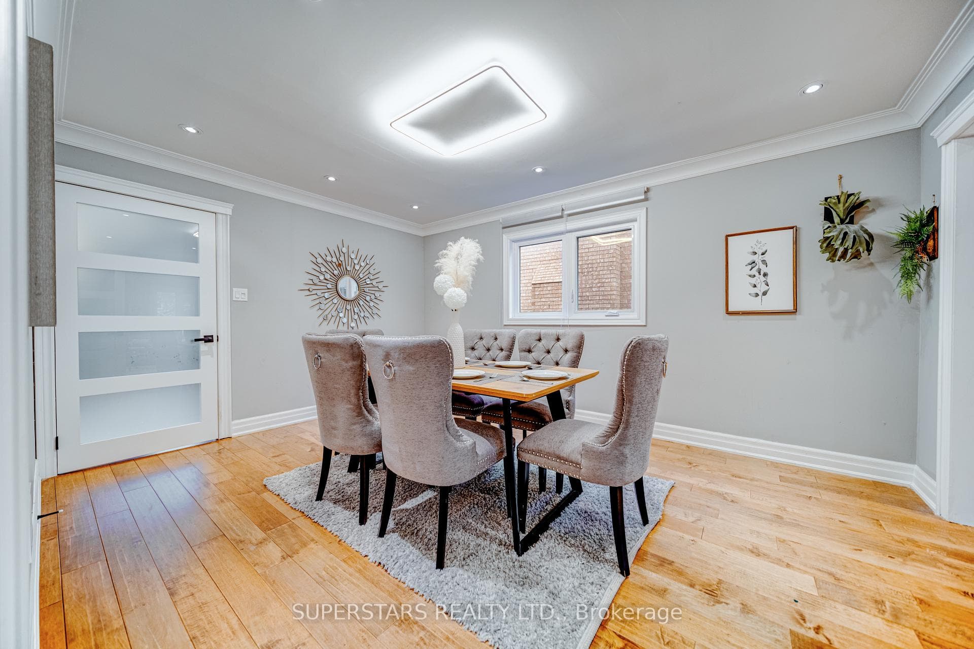 75 Rockwood Crescent photo 6