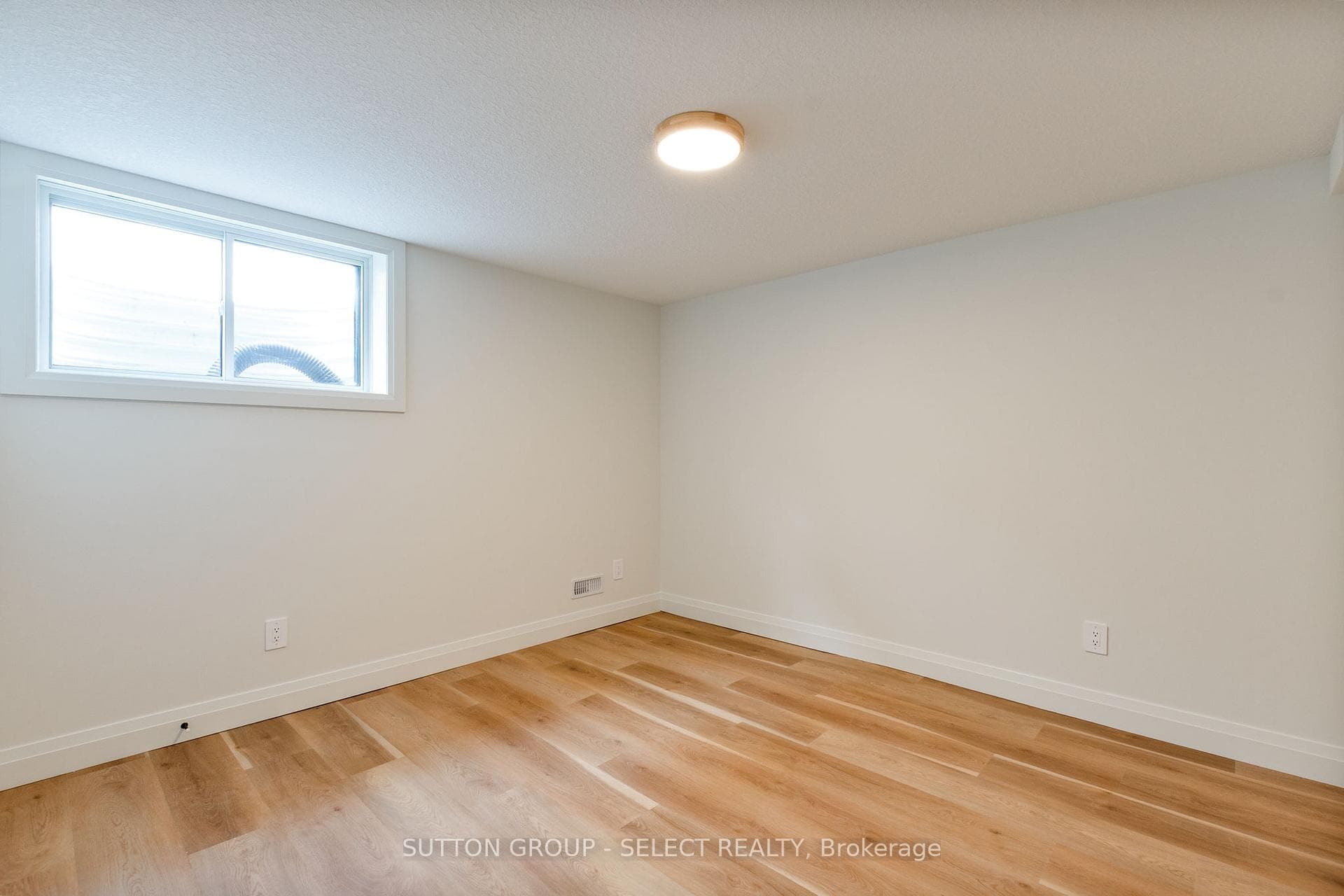 16 KELLY Drive photo 23