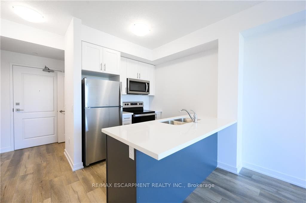 5055 Greenlane Road Unit 401 photo 11