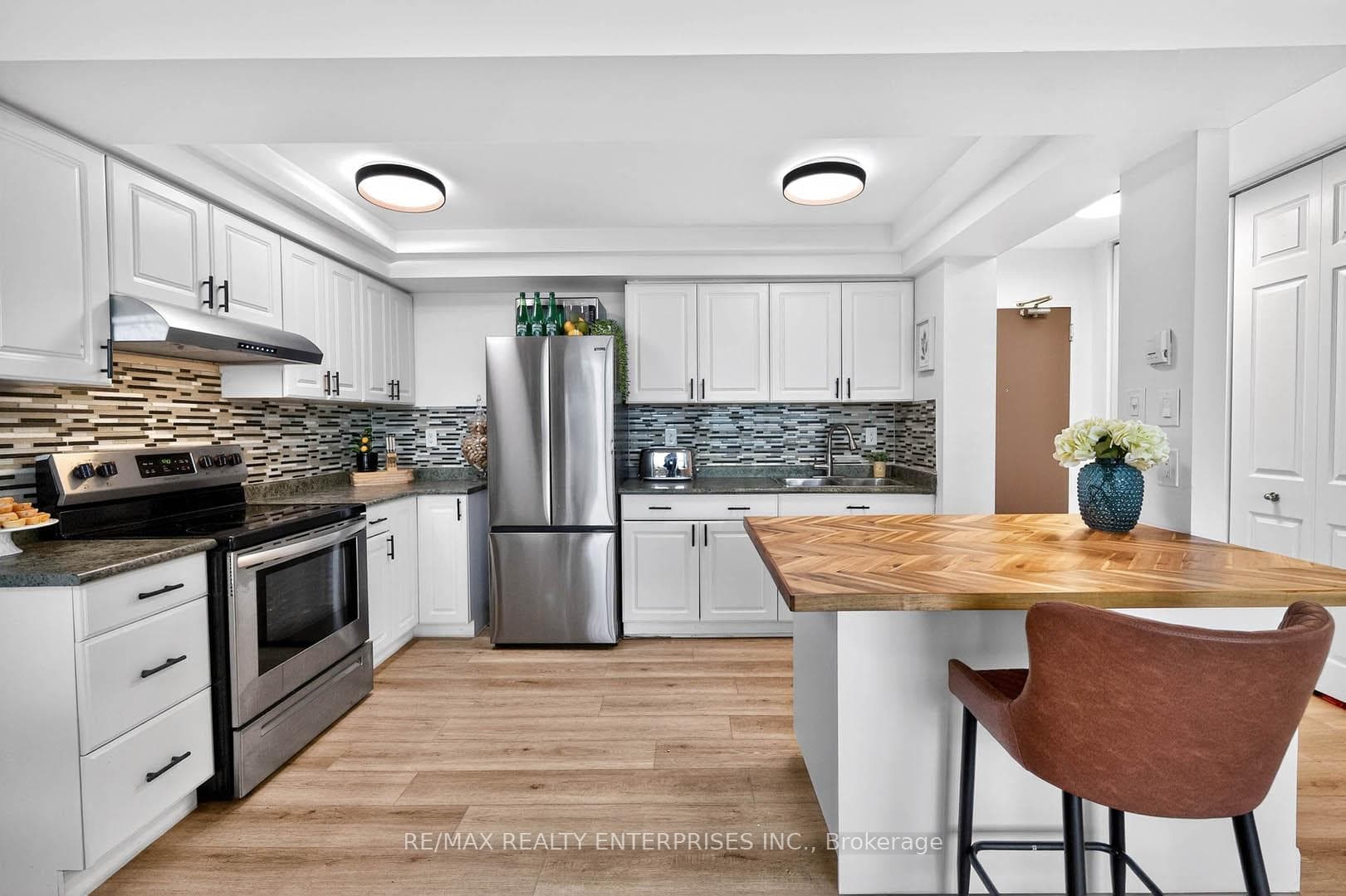 345 Driftwood Avenue Unit 504 photo 8