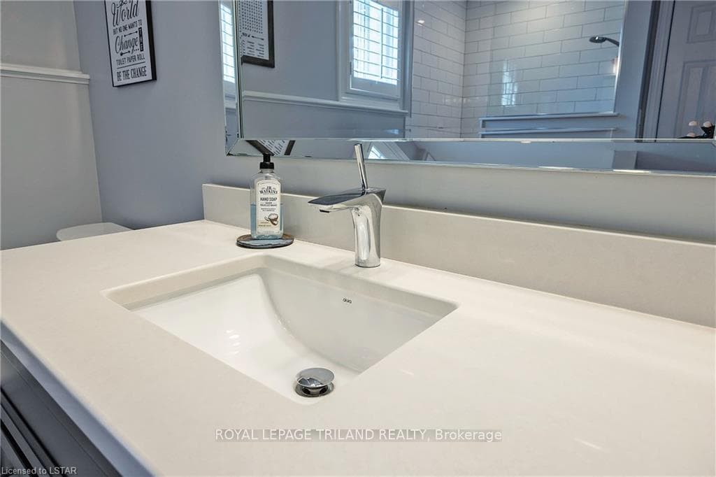 22 EDGEWELL Crescent photo 27