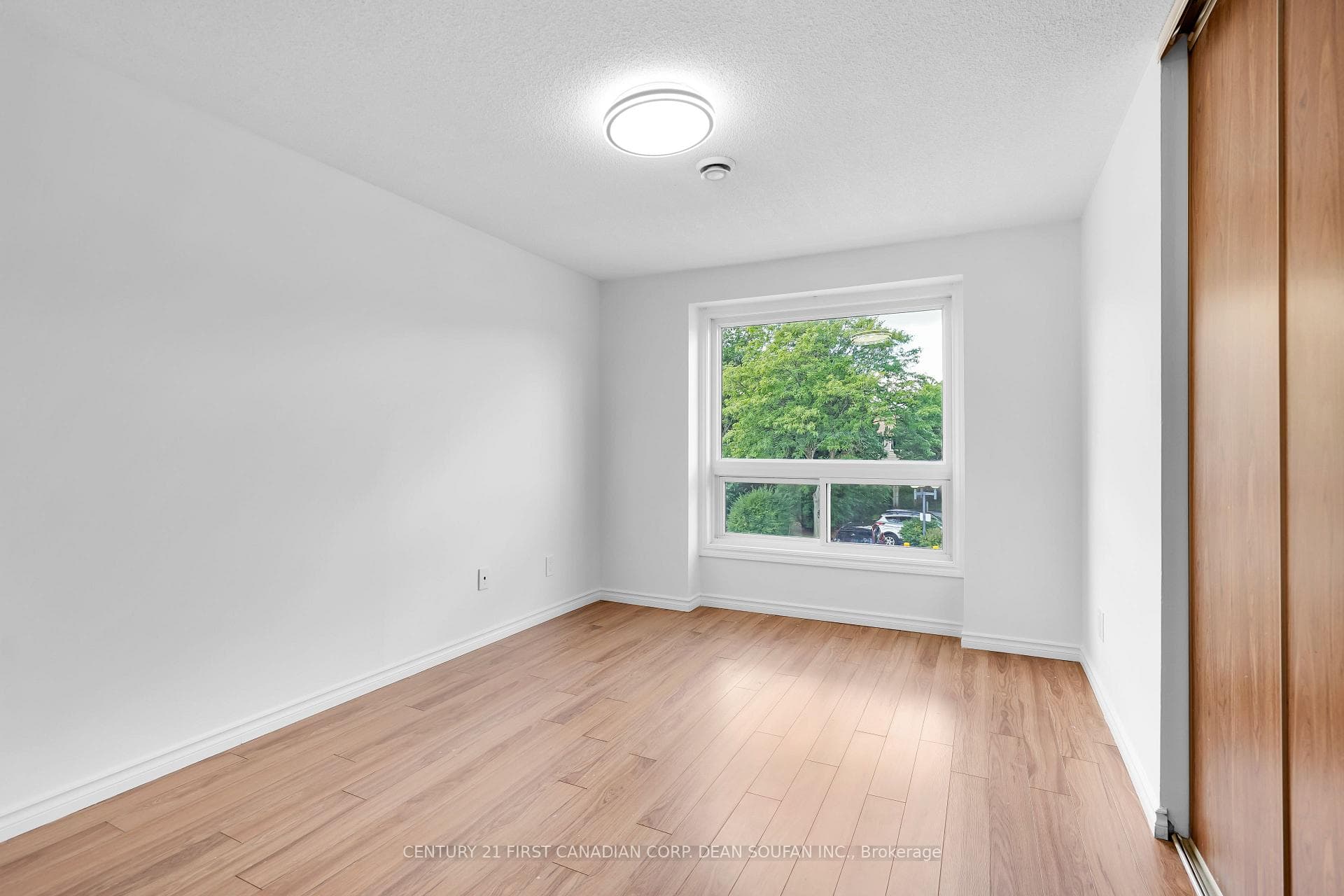 626 Wharncliffe Road Unit 12 photo 16