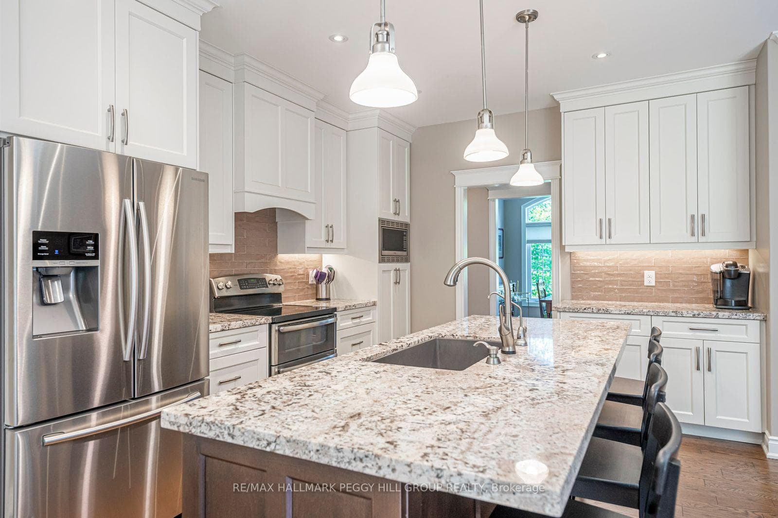 126 Mennill Drive photo 4