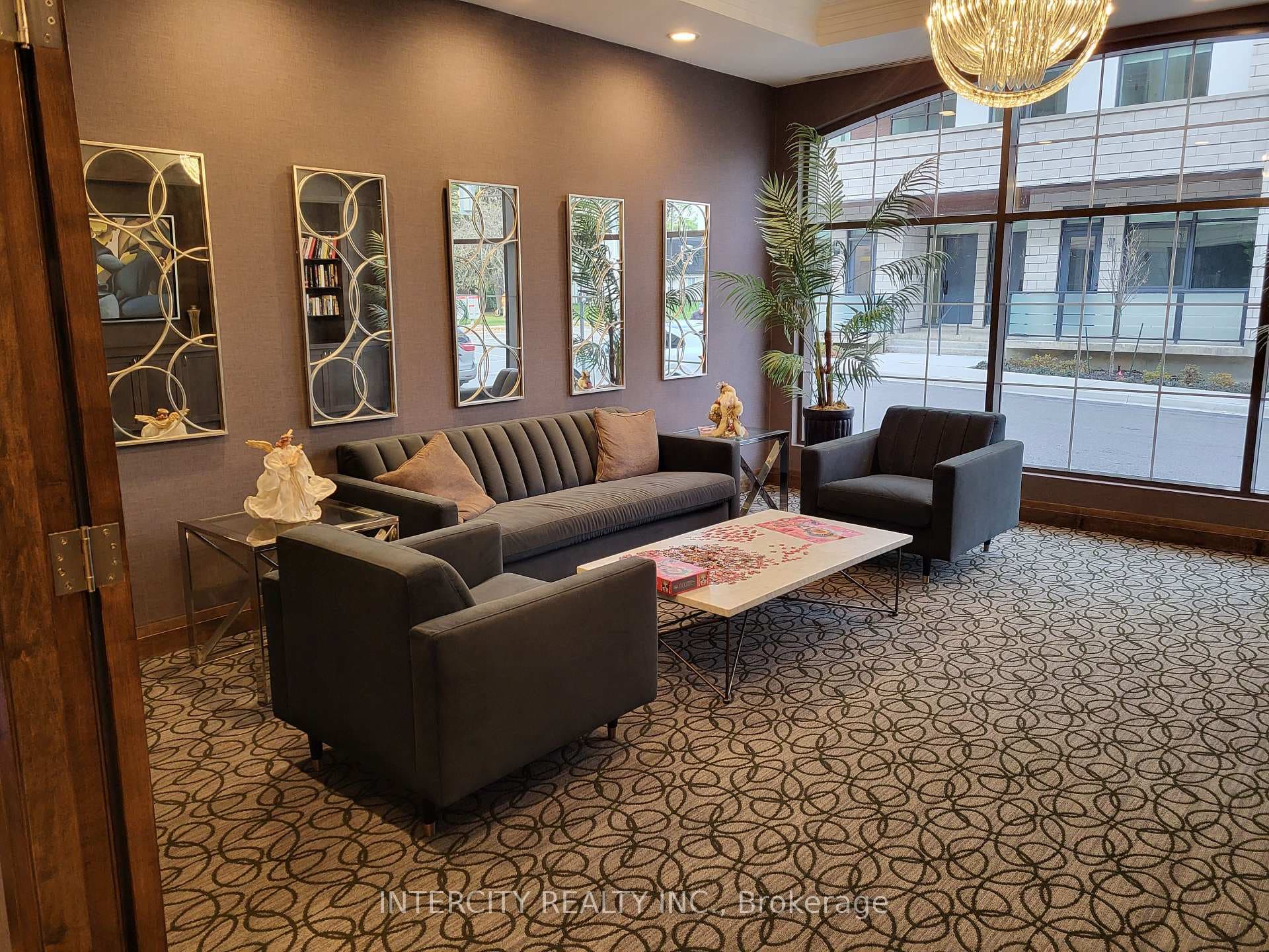 205 Lakeshore Road Unit 305 photo 5