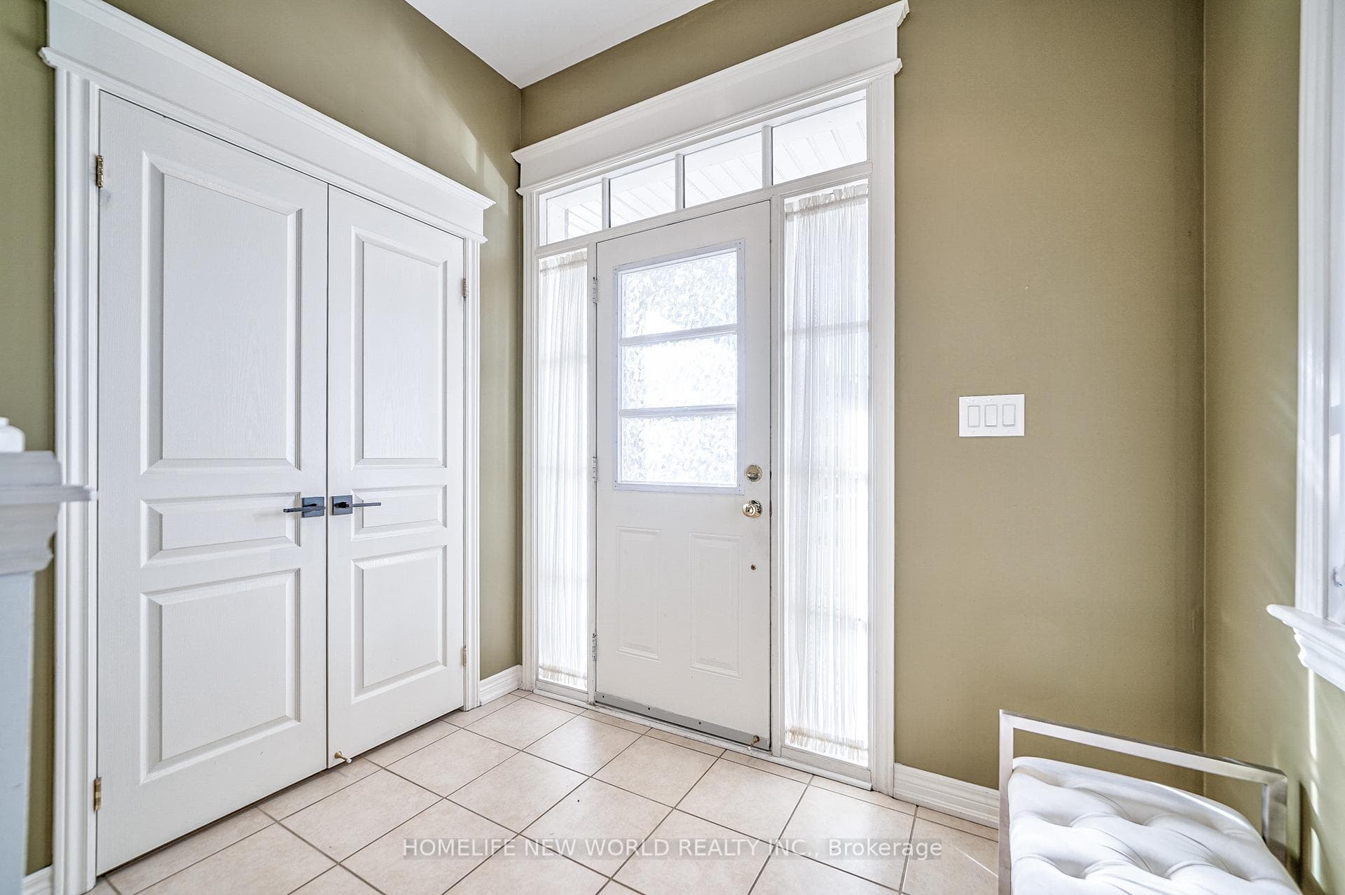 469 William Dunn Crescent photo 3