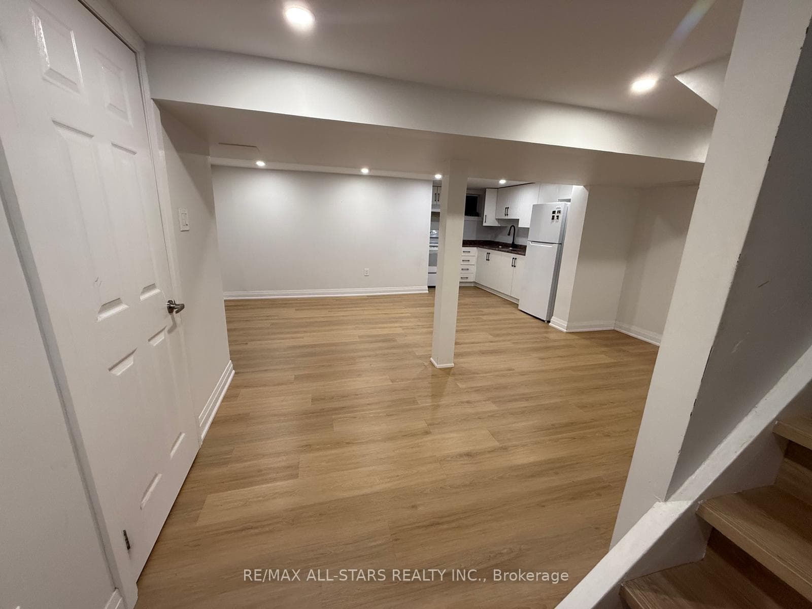 1554 Warden Avenue photo 19