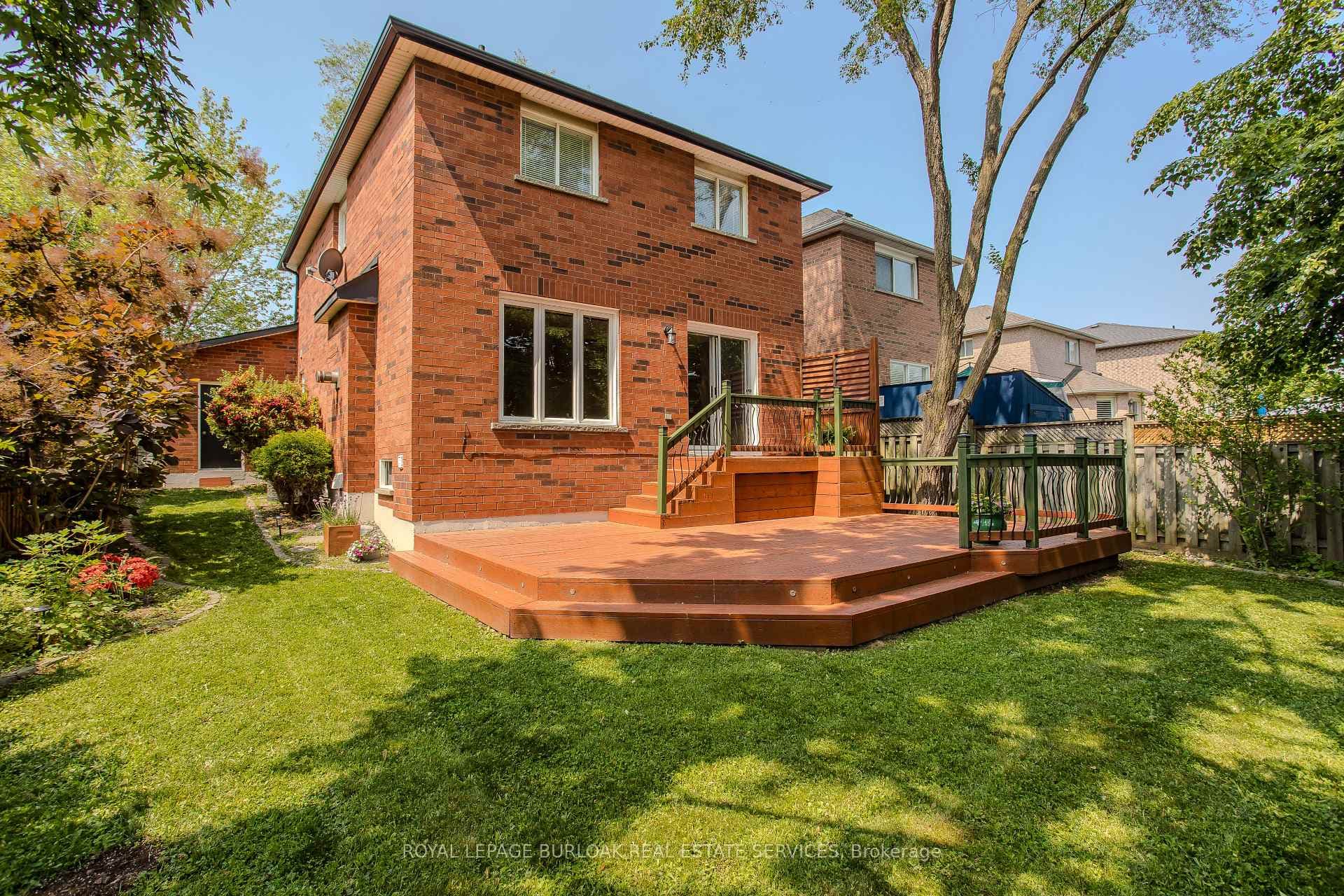 561 Phoebe Crescent photo 6