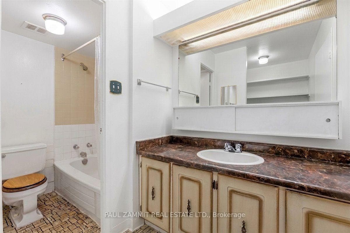 4001 Don Mills Road Unit 132 photo 17