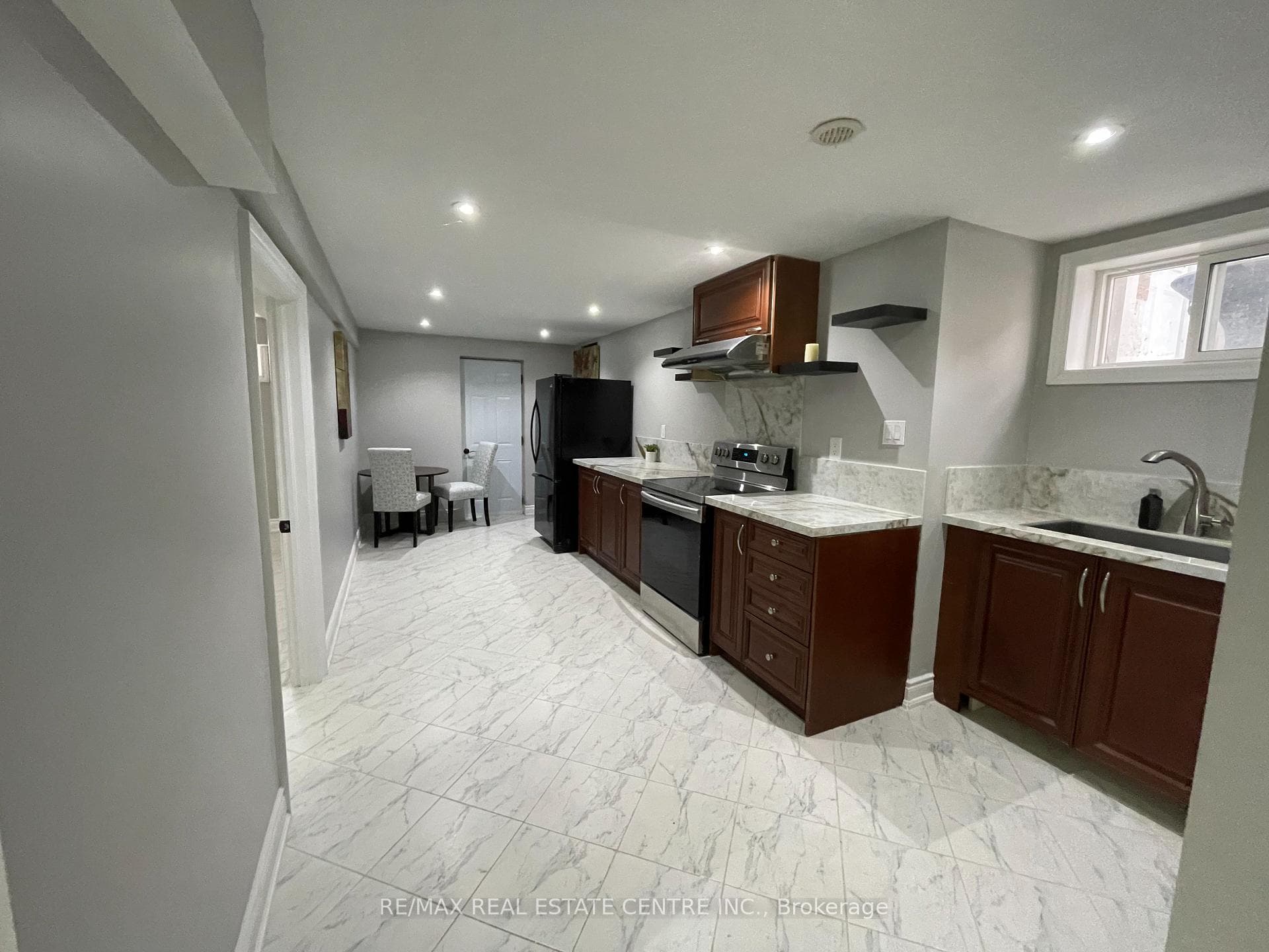 75 Mallard Crescent photo 11