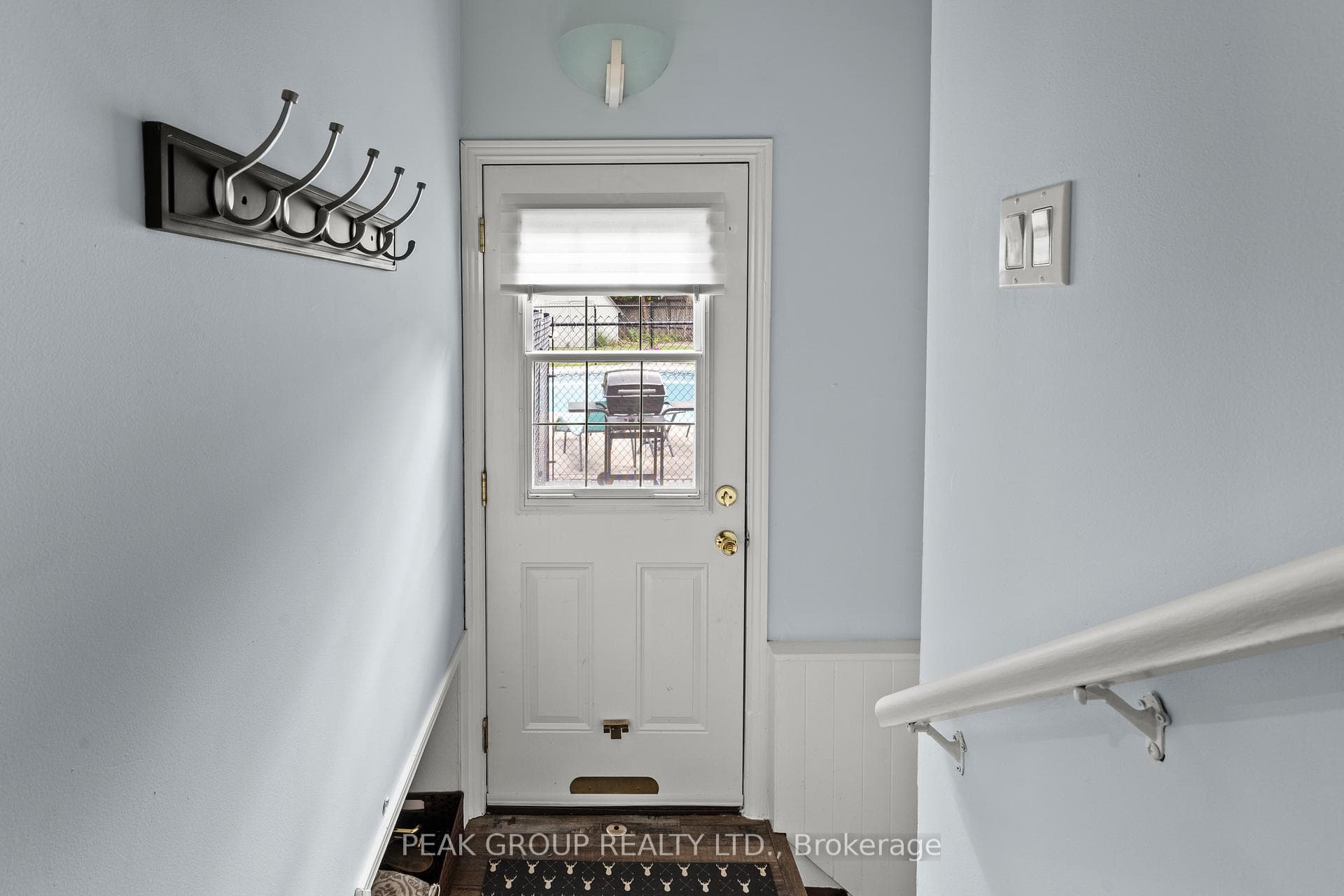 8 Roxanne Drive photo 24