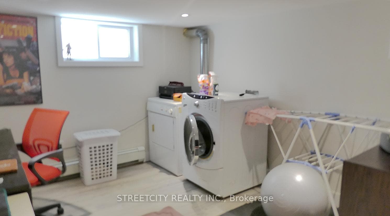 Lower laundry/offi space