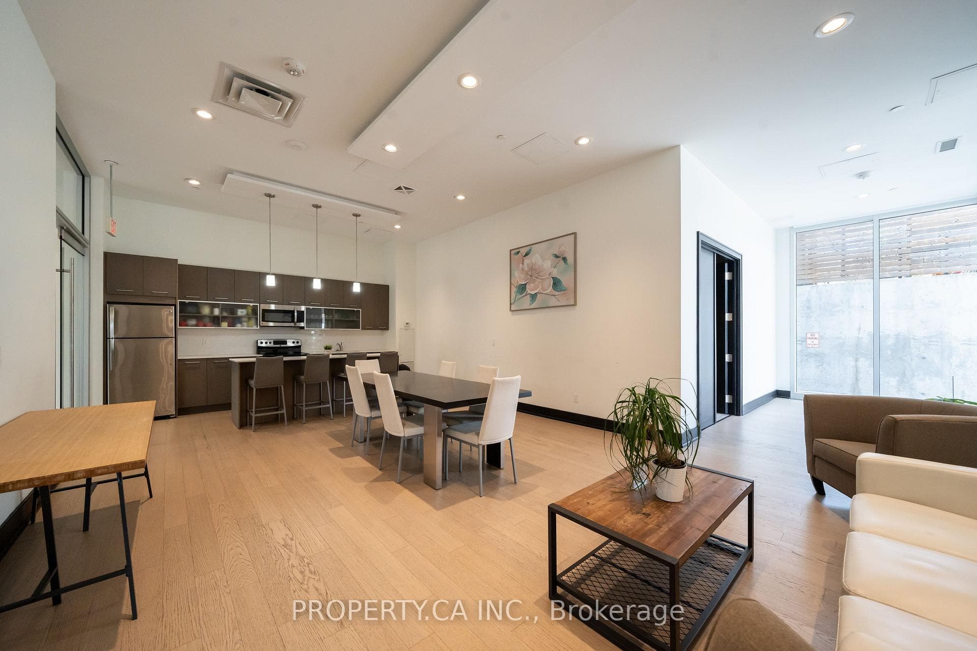 2055 Danforth Avenue Unit 1108 photo 22