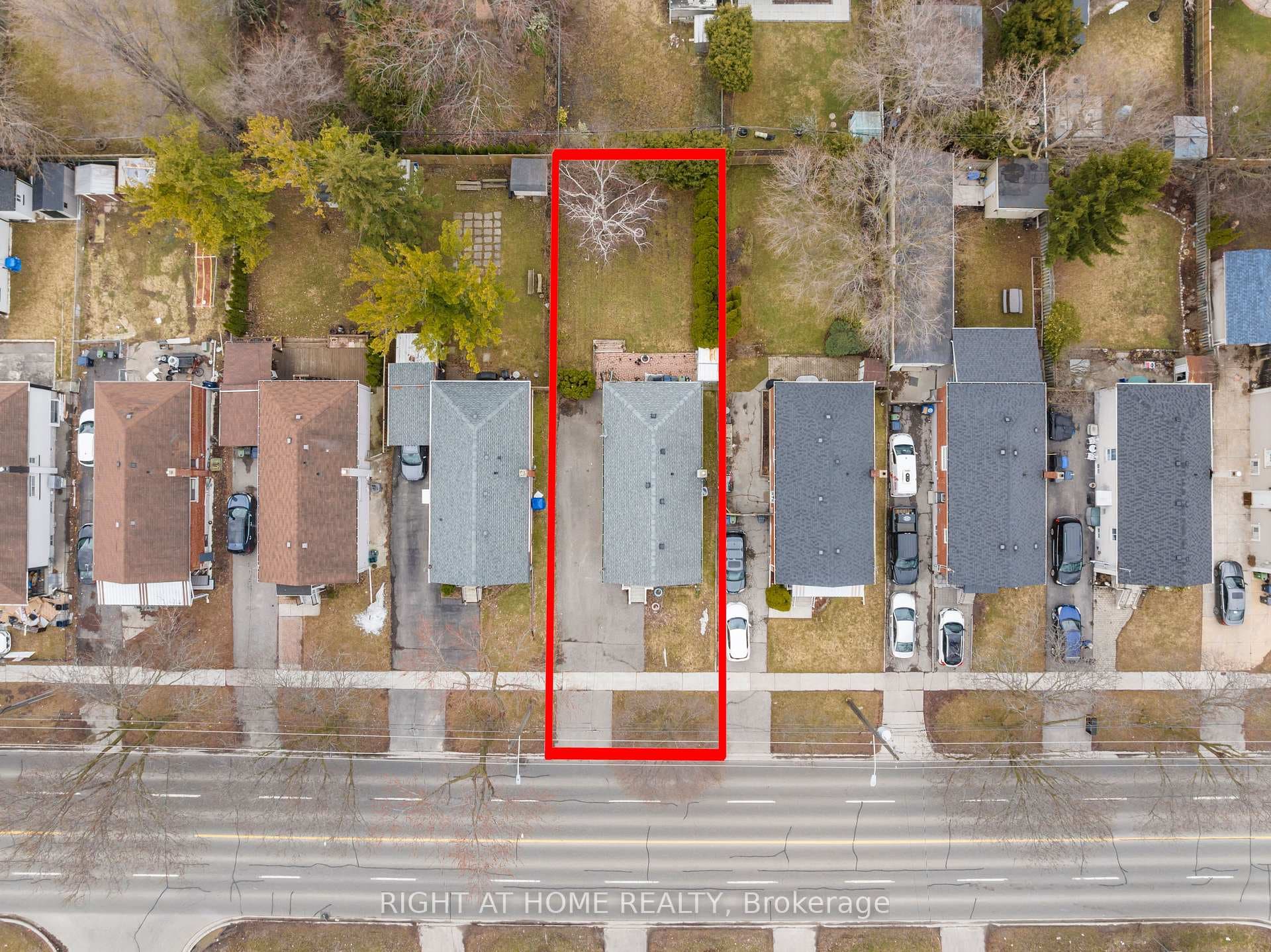 702 Pharmacy Avenue photo 10