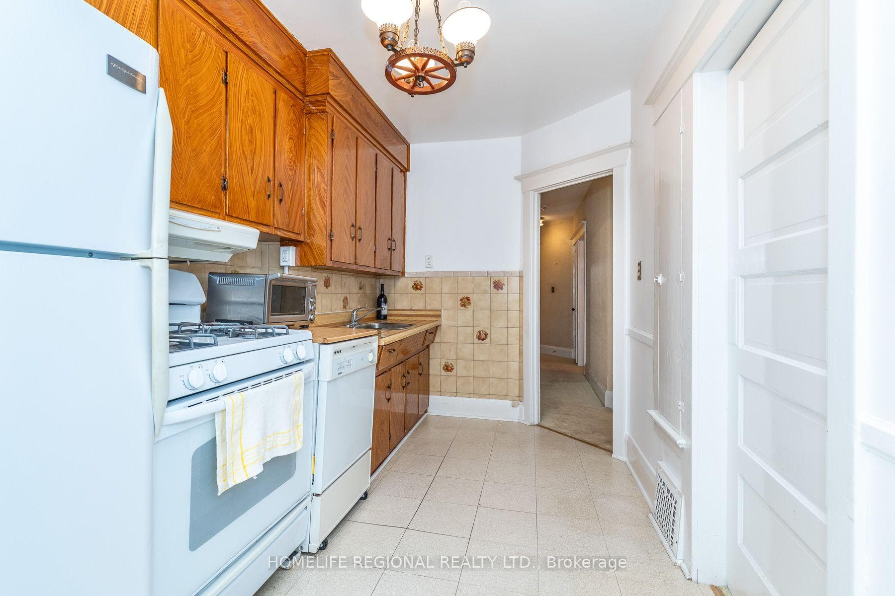 353 St Clarens Avenue photo 25