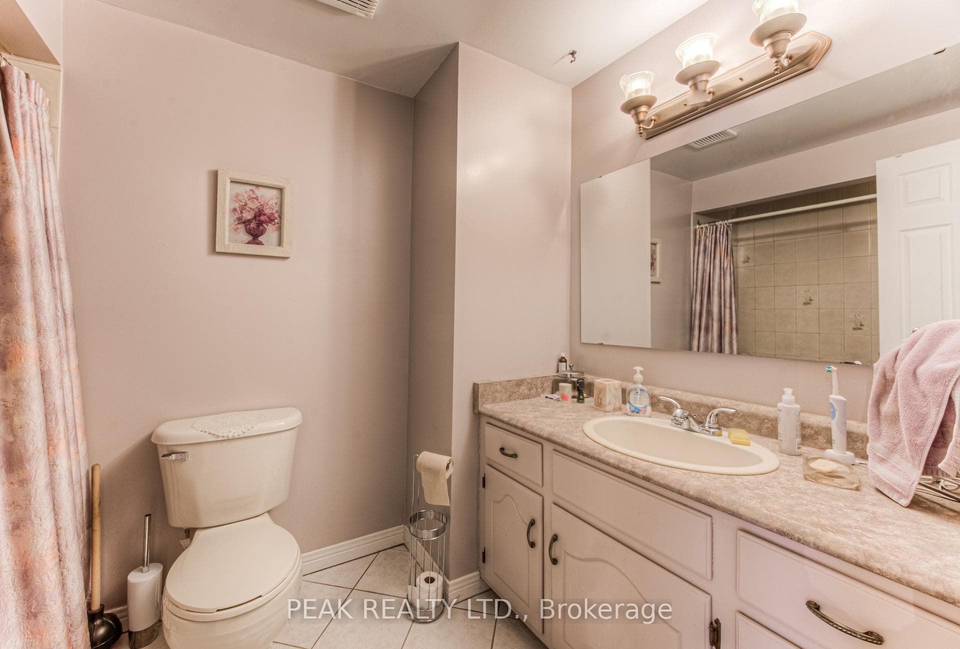 93 Uxbridge Crescent photo 19