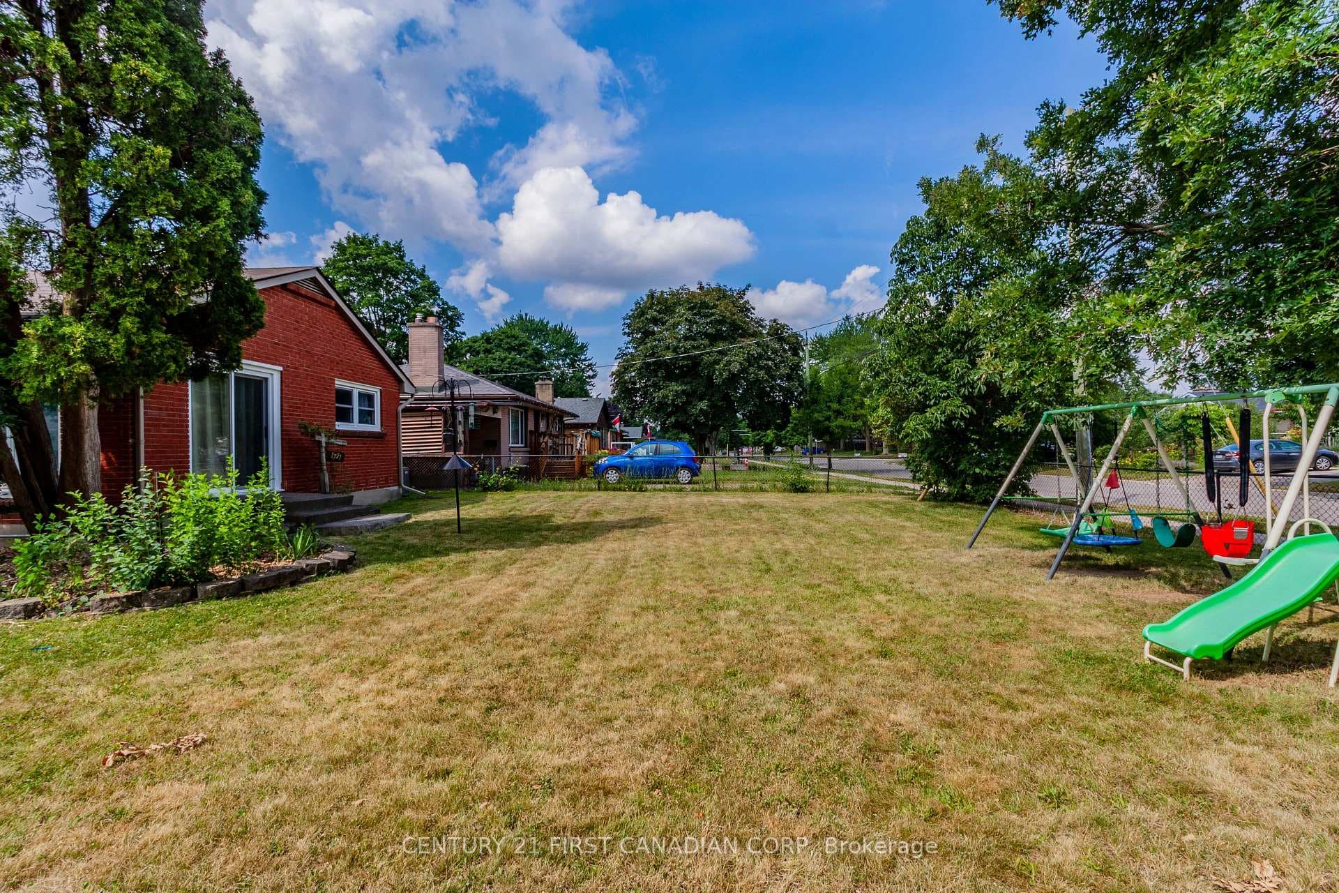 1721 Moffatt Avenue photo 14