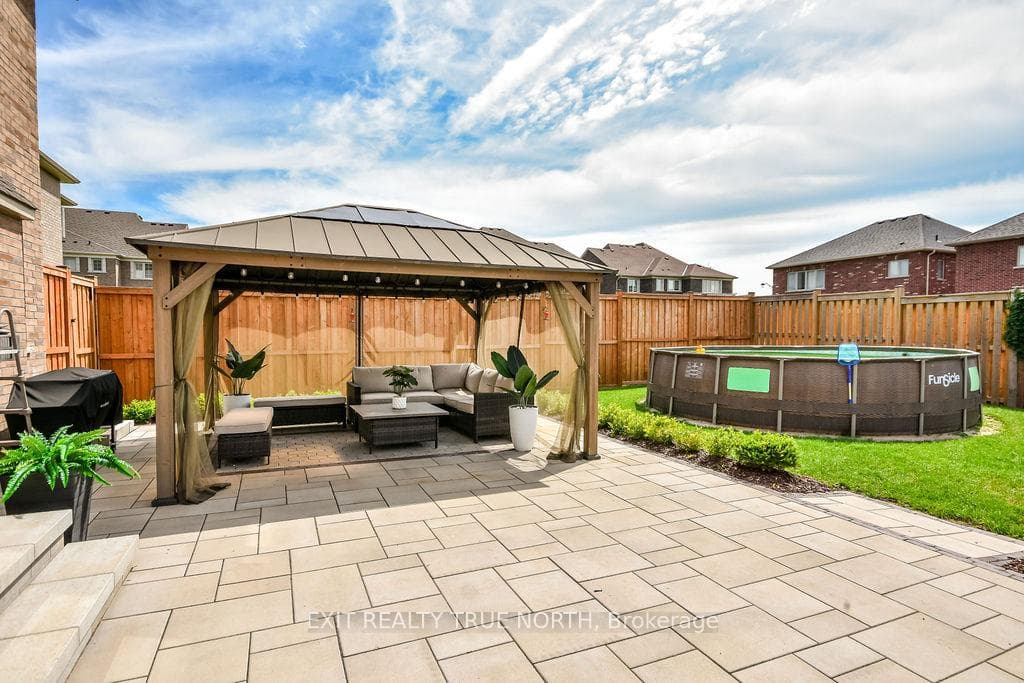 108 Rugman Crescent photo 42