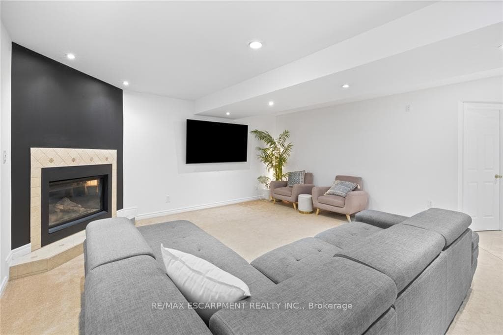 192 Sproule Drive photo 21