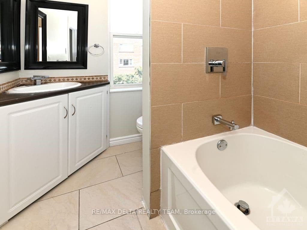 357 BRONSON Avenue photo 13