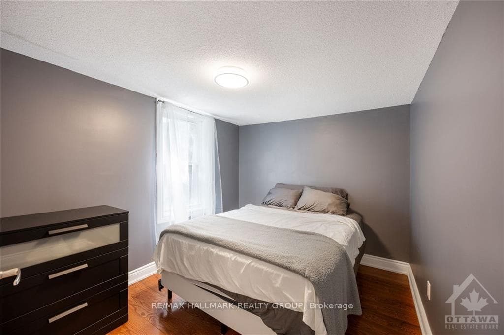 1183 LAURIER Street photo 23