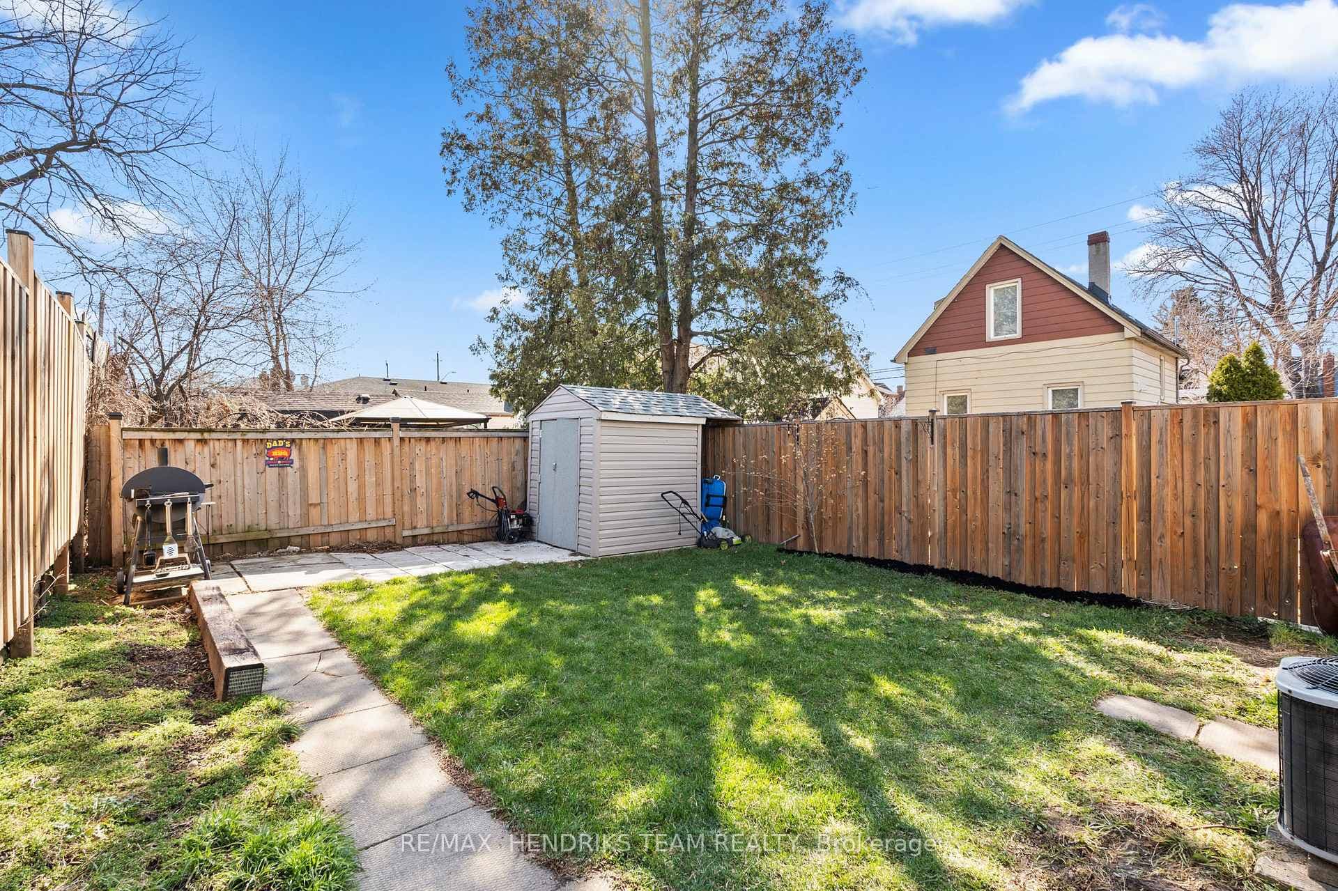 192 Wood Street photo 37