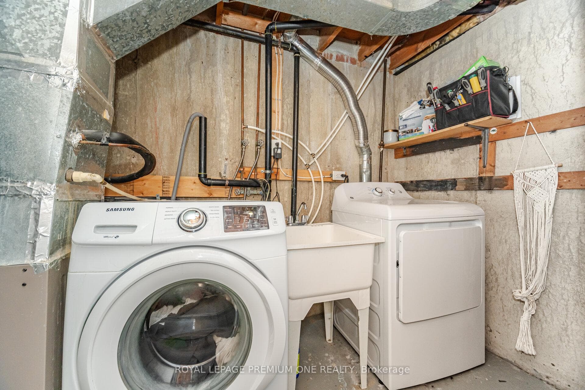 23 Ashdale Court photo 43
