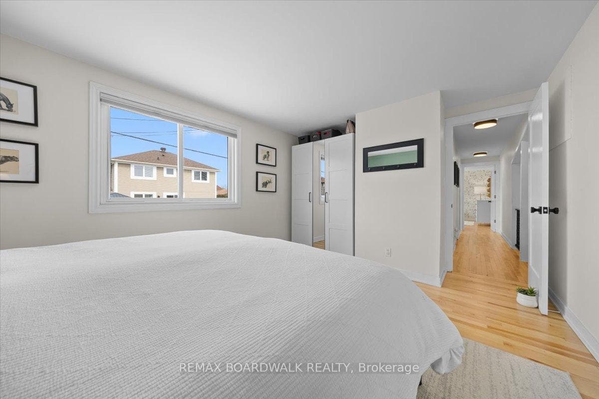 373 Hatfield Crescent photo 33