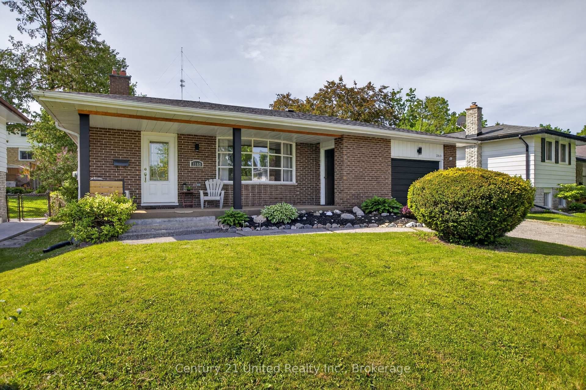 1169 Danita Boulevard photo 1
